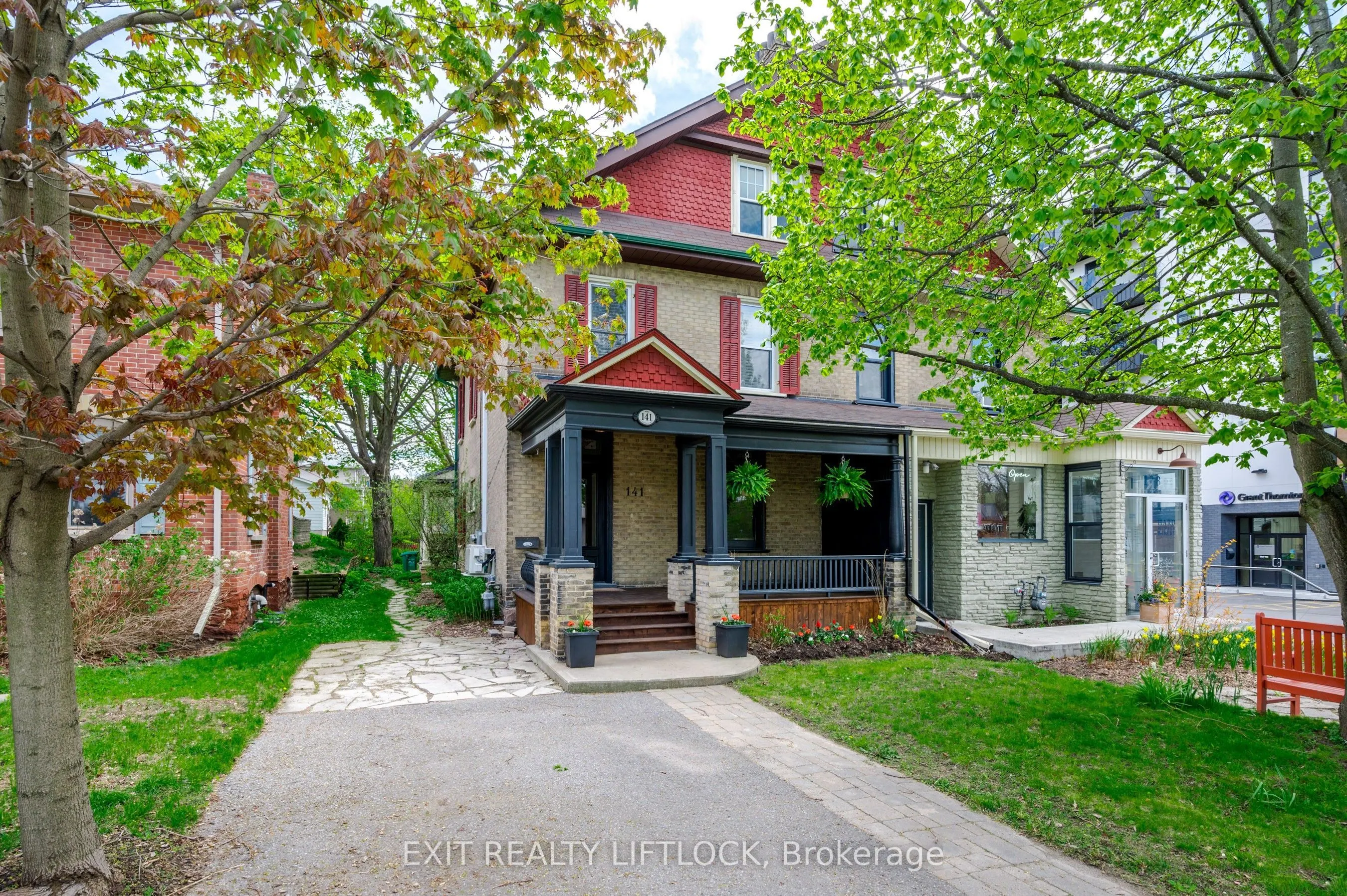 141 Hunter Street E