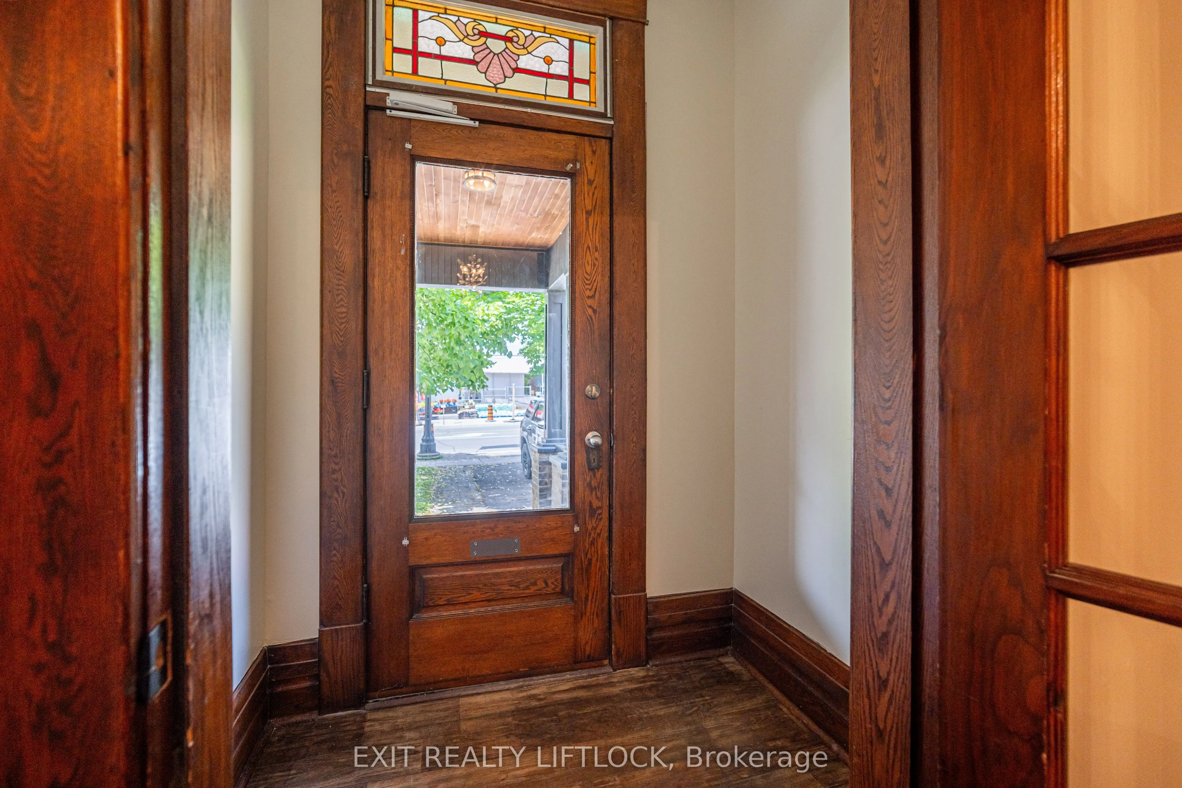 141 Hunter Street E