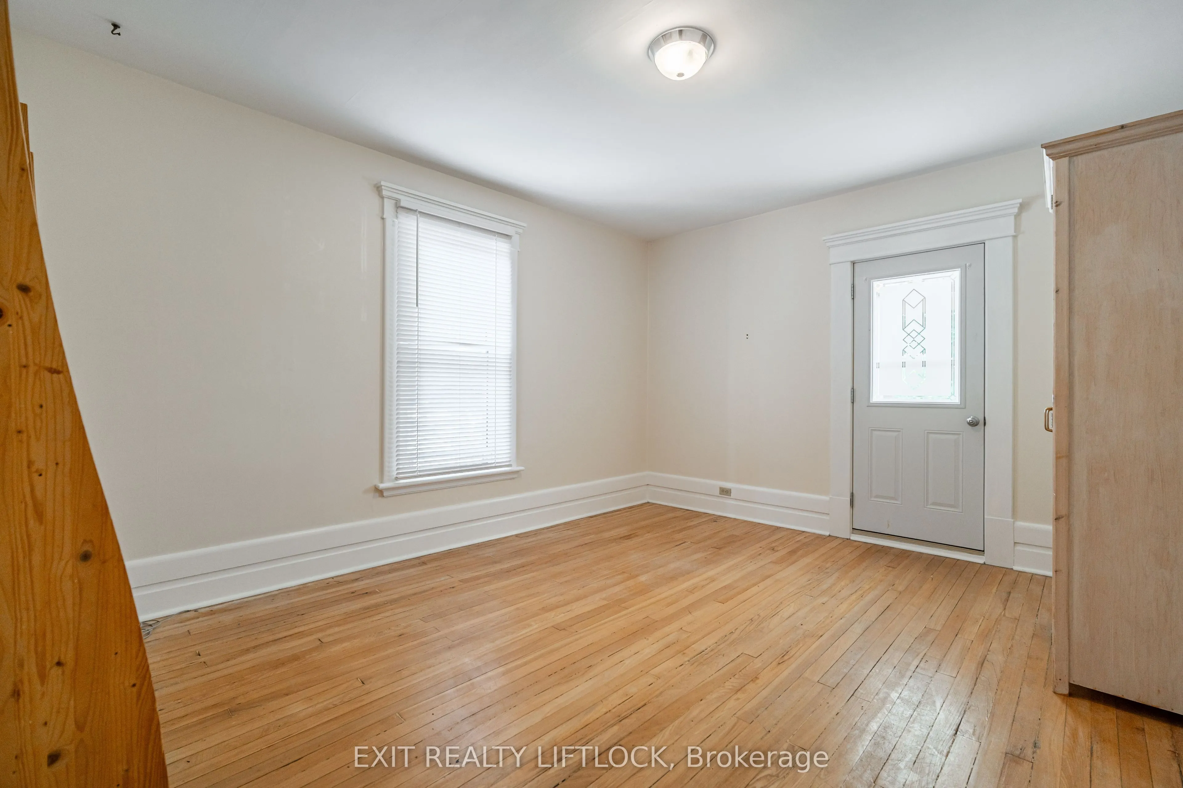 141 Hunter Street E