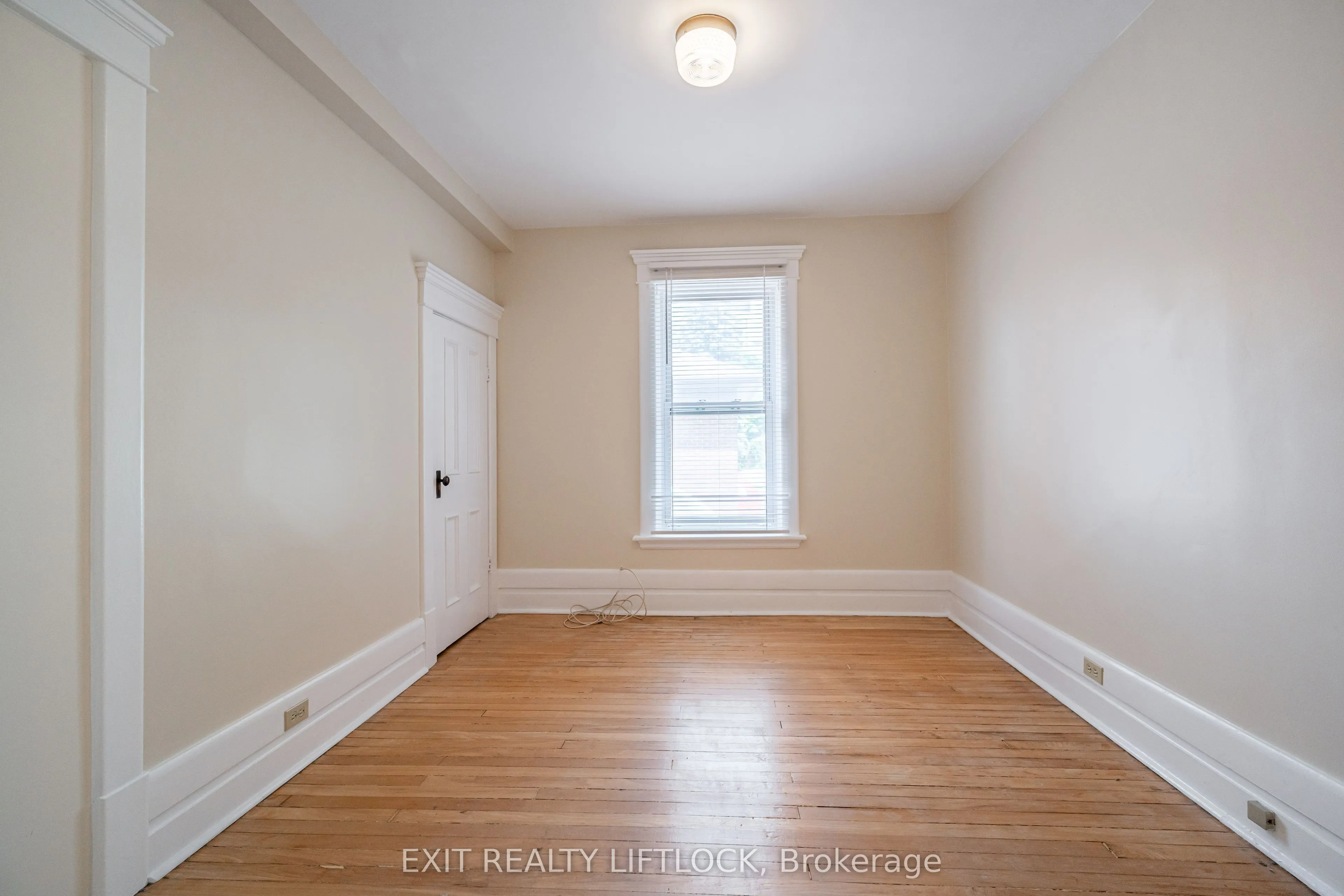 141 Hunter Street E