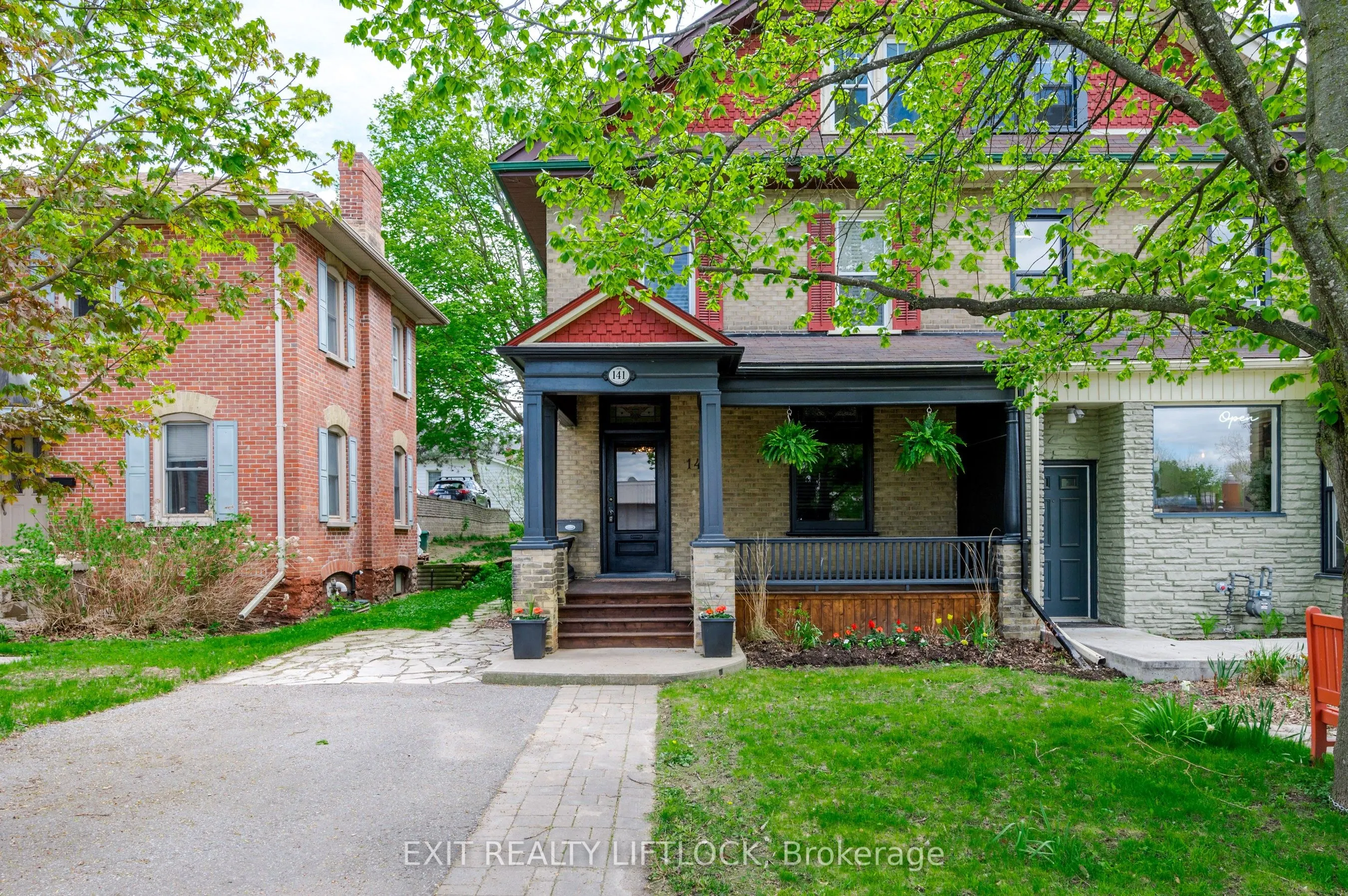 141 Hunter Street E