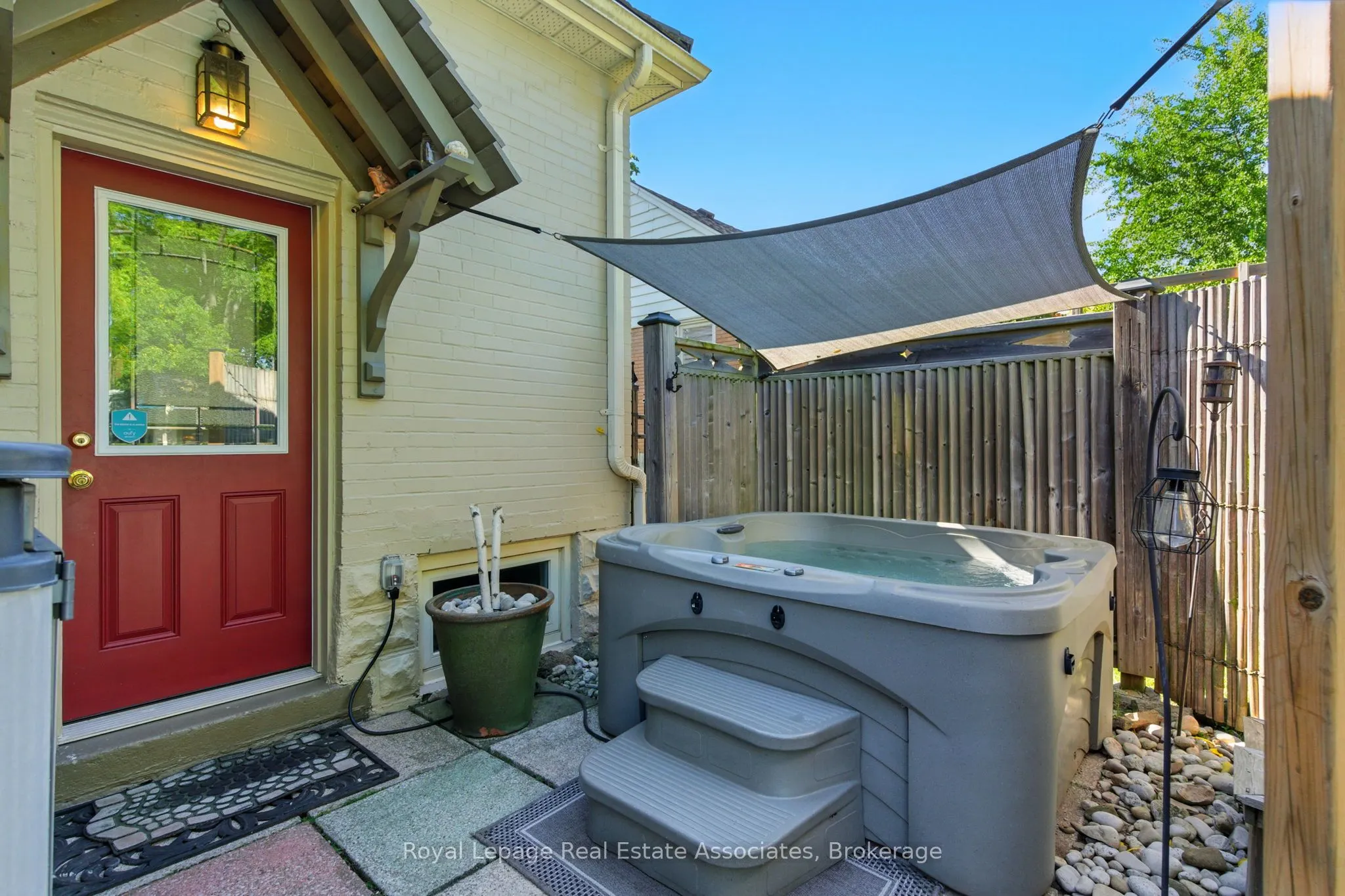 240 Mill Street N