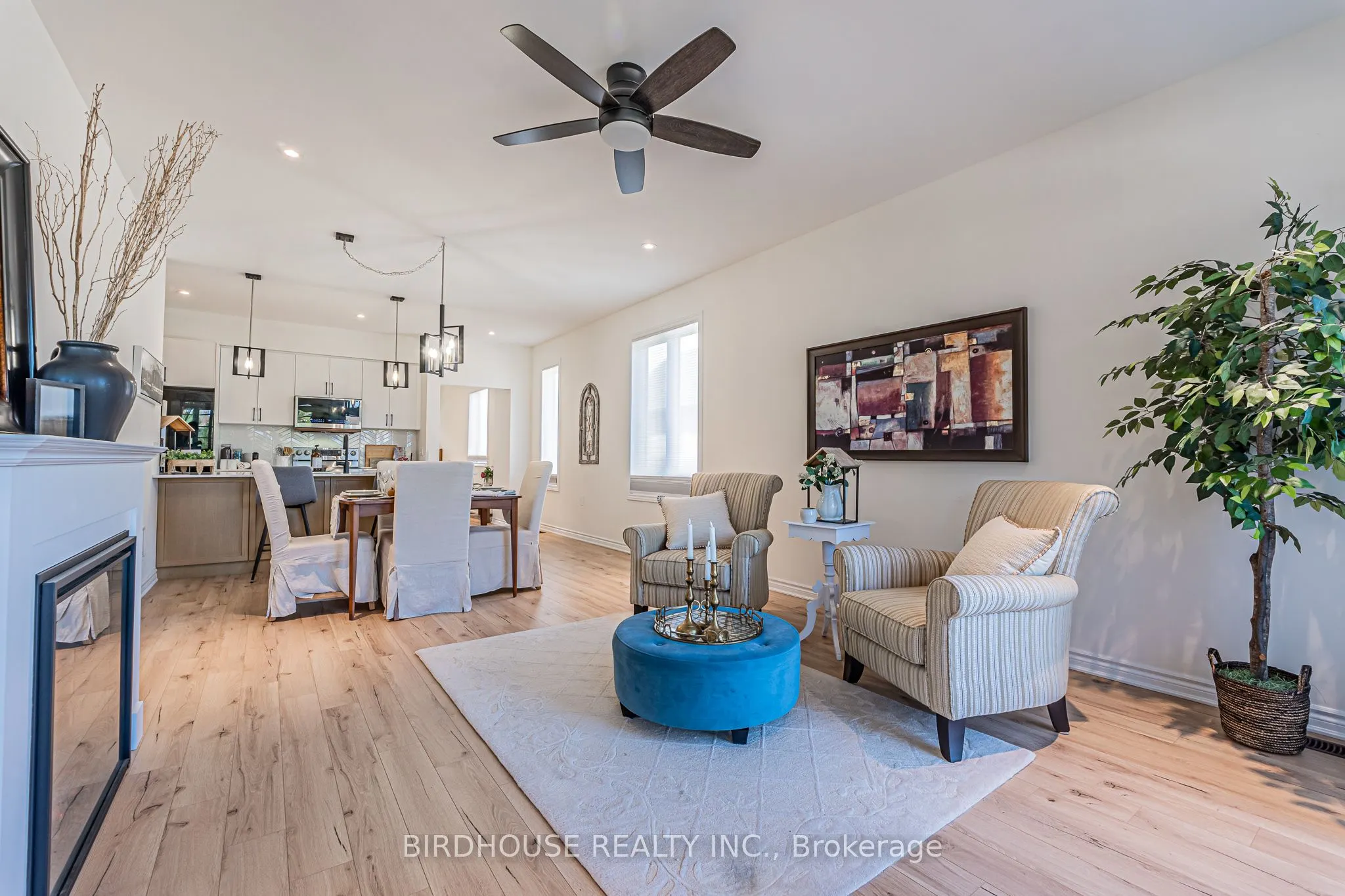 17 Lakewood Crescent, #7