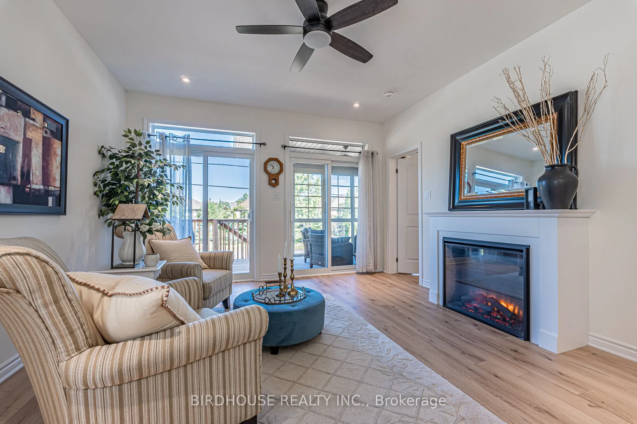 17 Lakewood Crescent, #7
