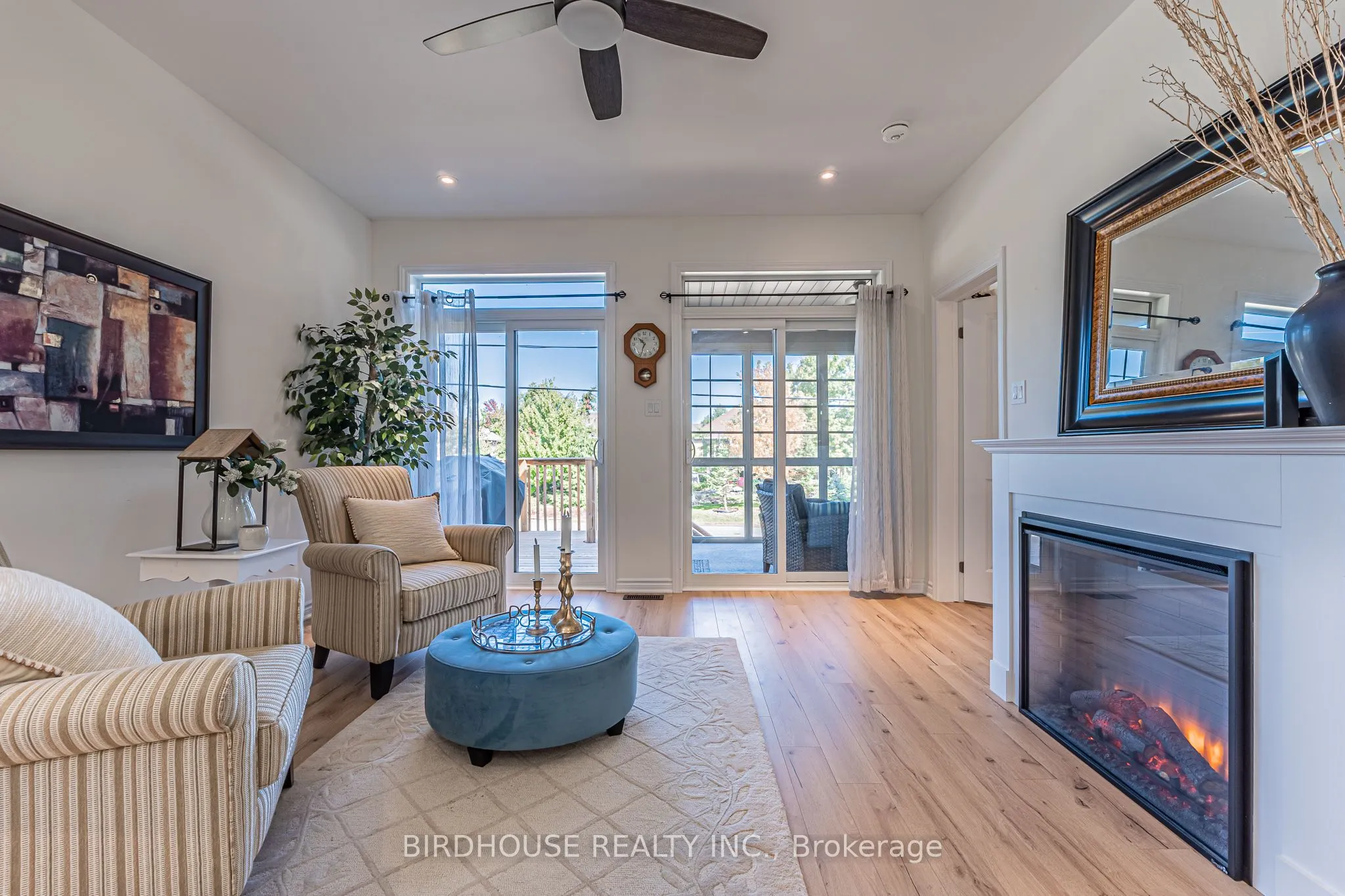 17 Lakewood Crescent, #7