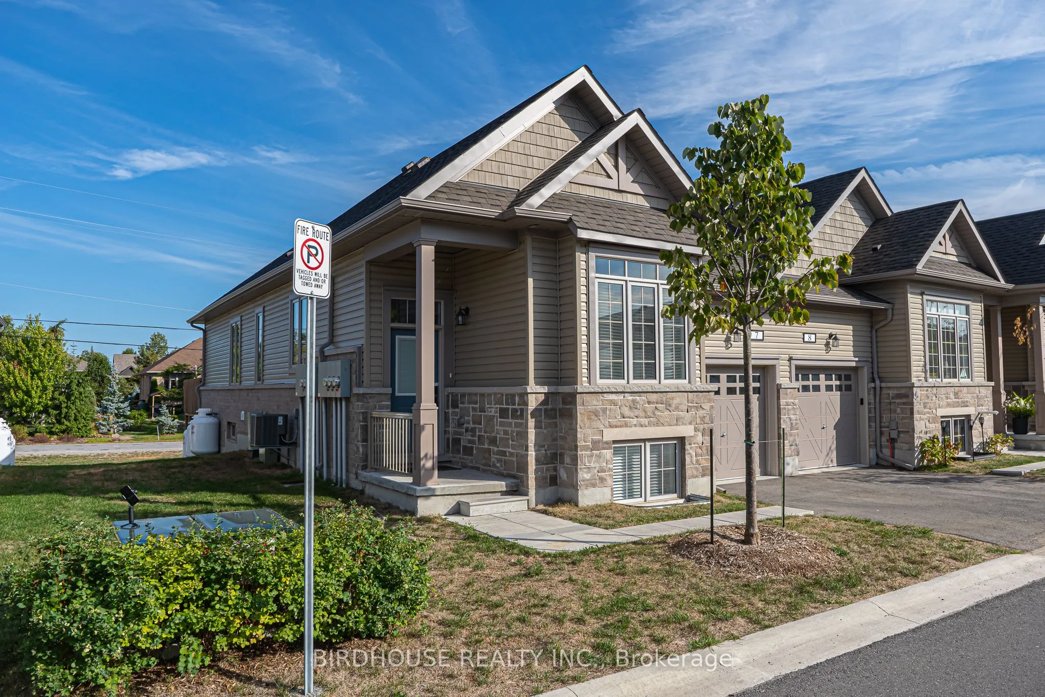 17 Lakewood Crescent, #7