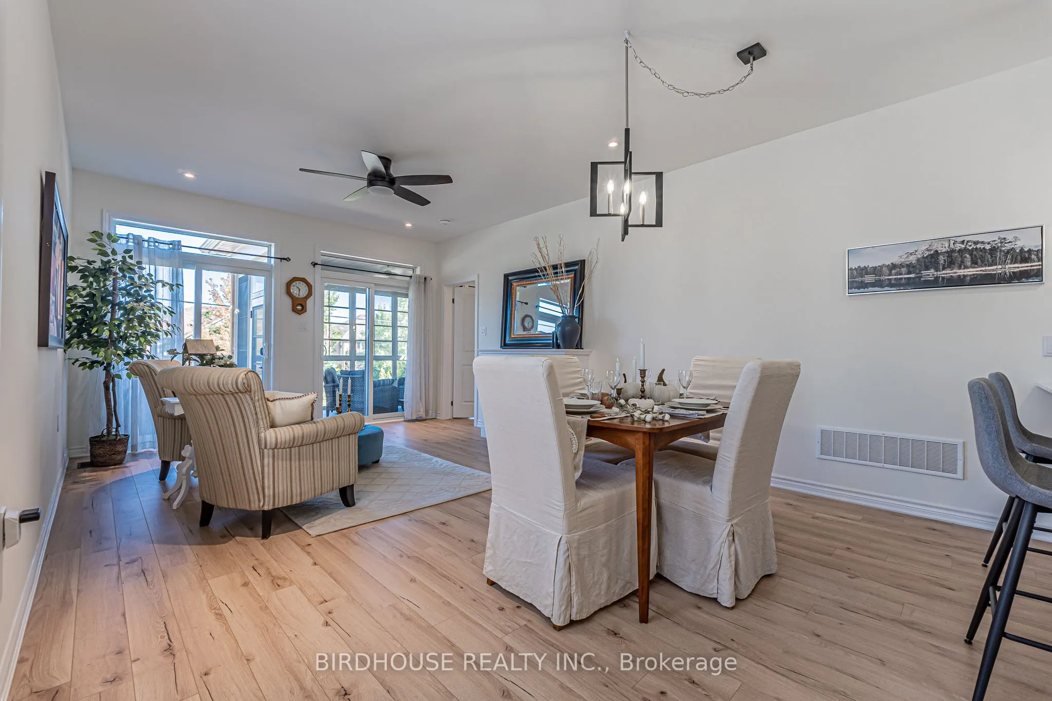 17 Lakewood Crescent, #7