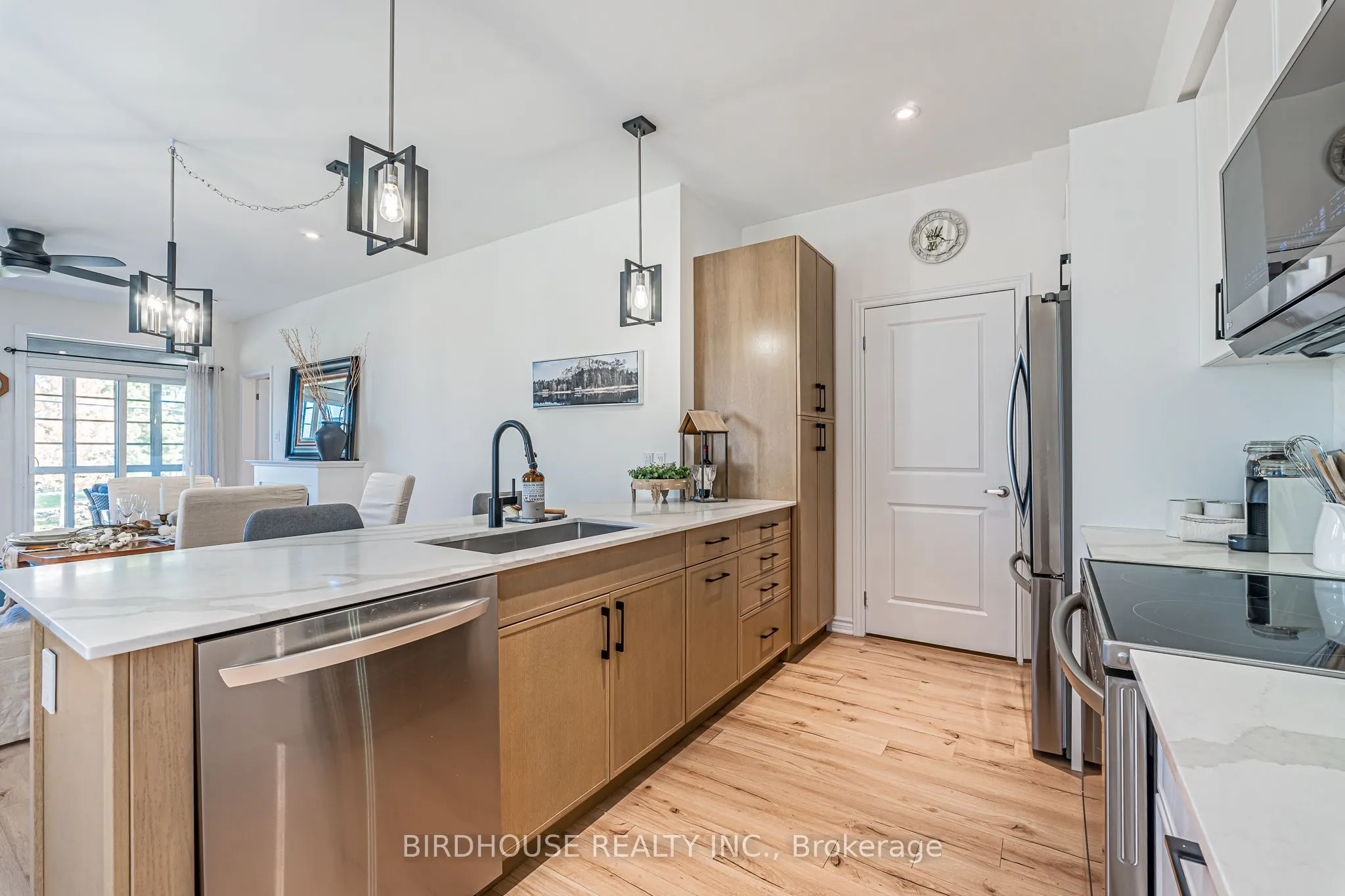 17 Lakewood Crescent, #7