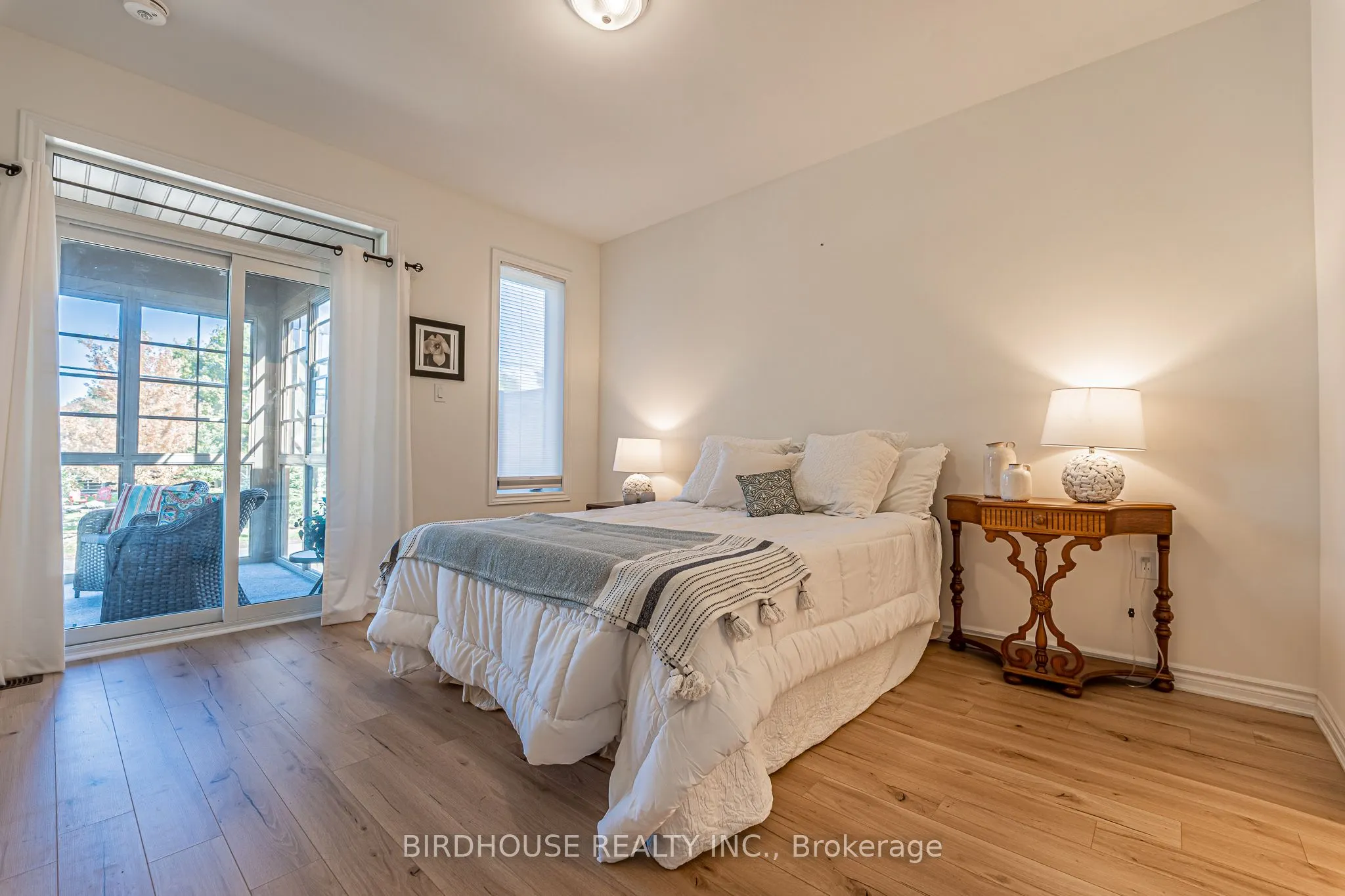 17 Lakewood Crescent, #7