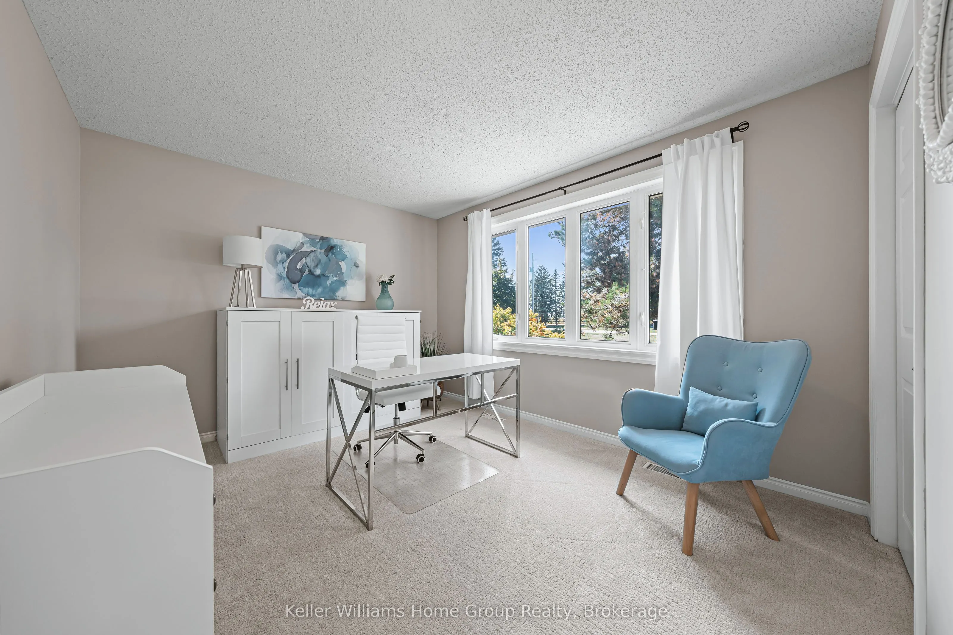 137 RENNIE Boulevard