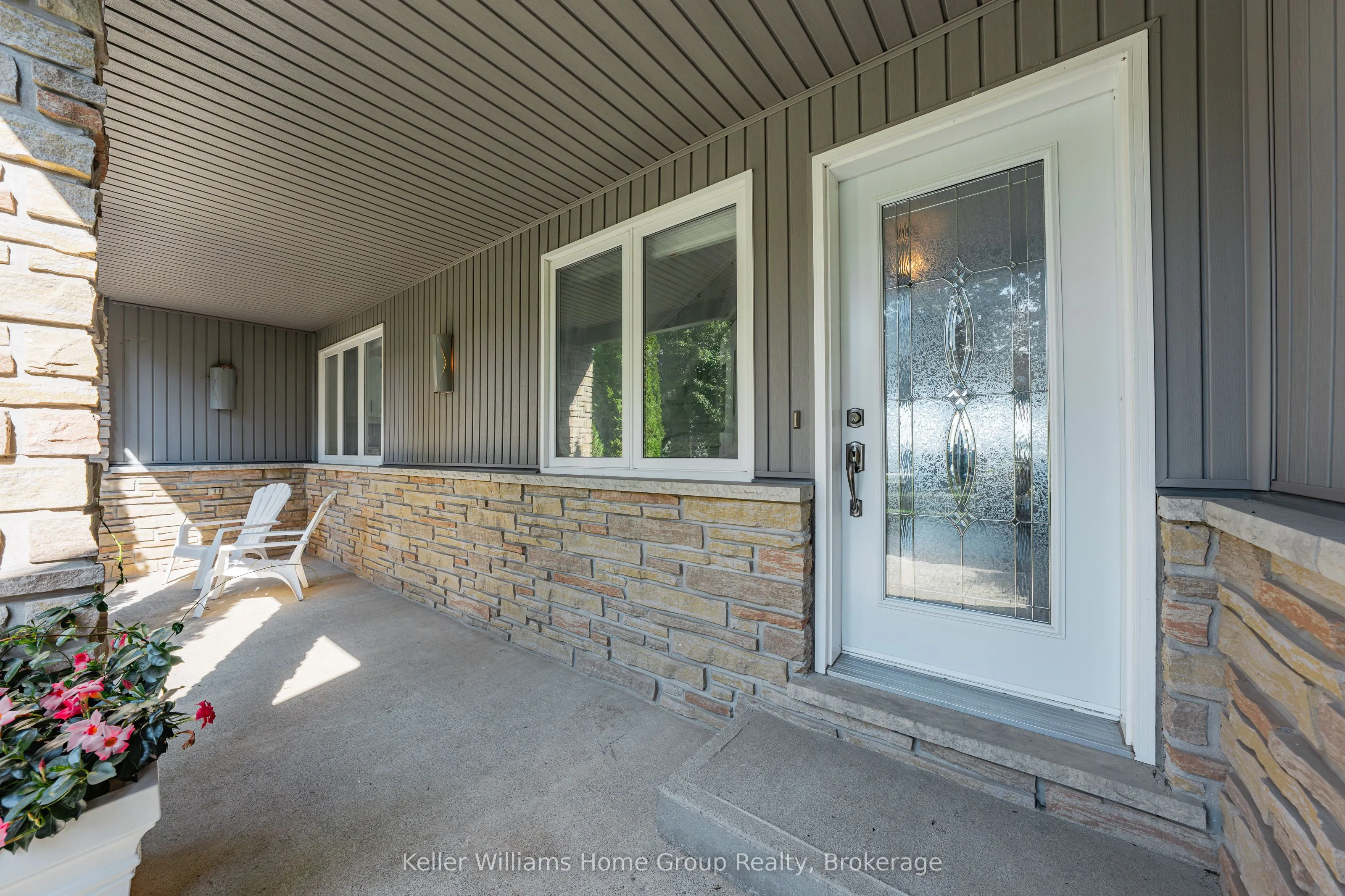 137 RENNIE Boulevard