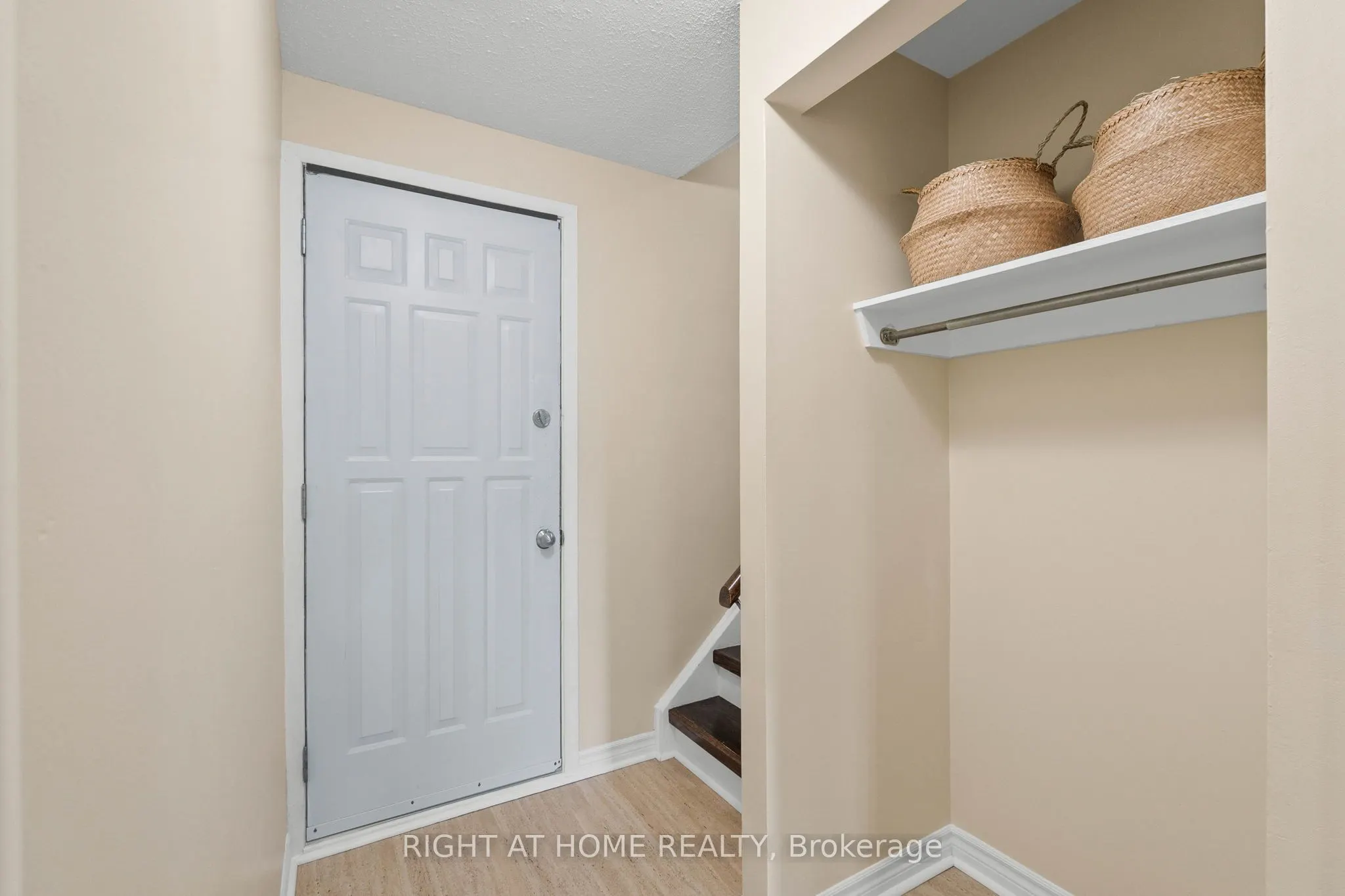 235 THISTLEDOWN Court, #29
