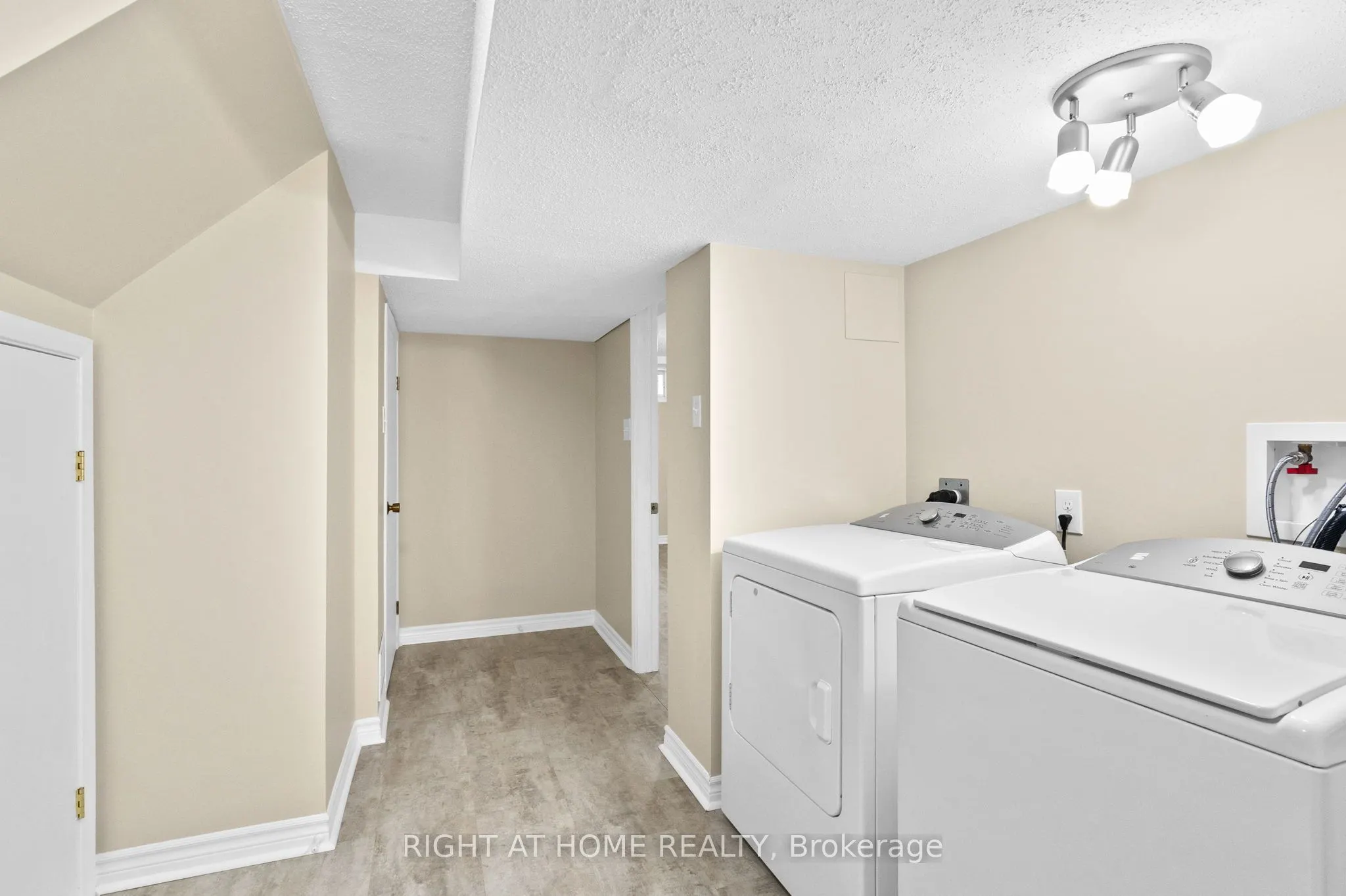 235 THISTLEDOWN Court, #29