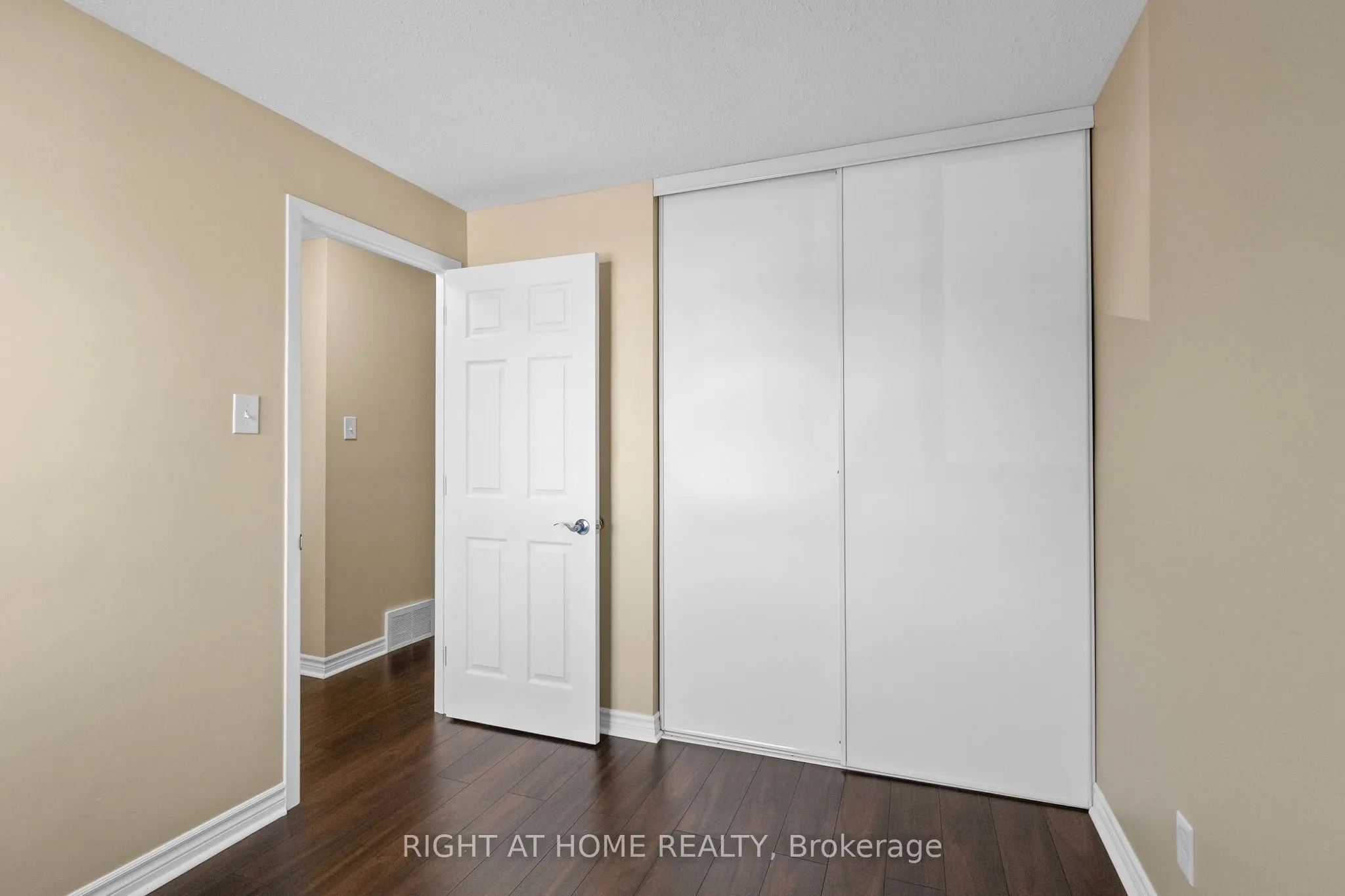 235 THISTLEDOWN Court, #29