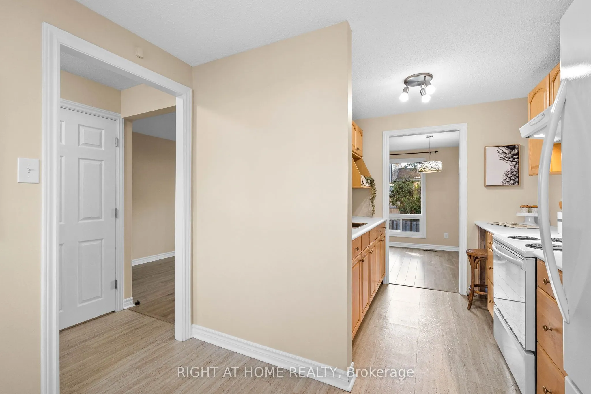 235 THISTLEDOWN Court, #29