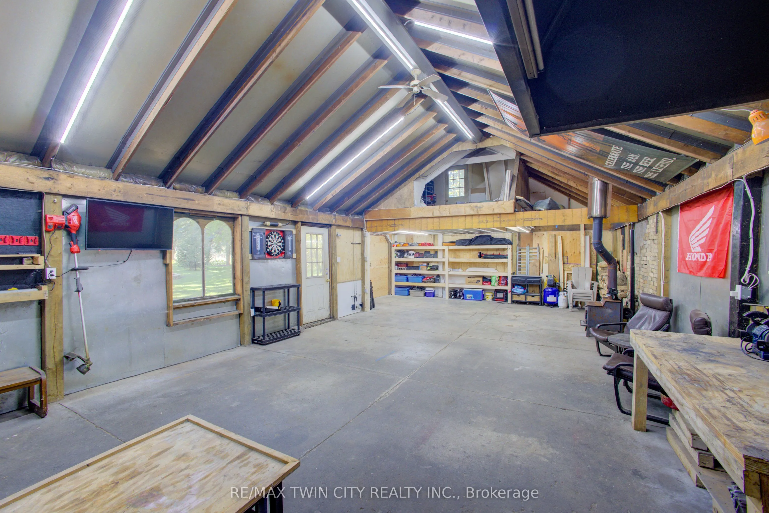 141 Goderich Street W