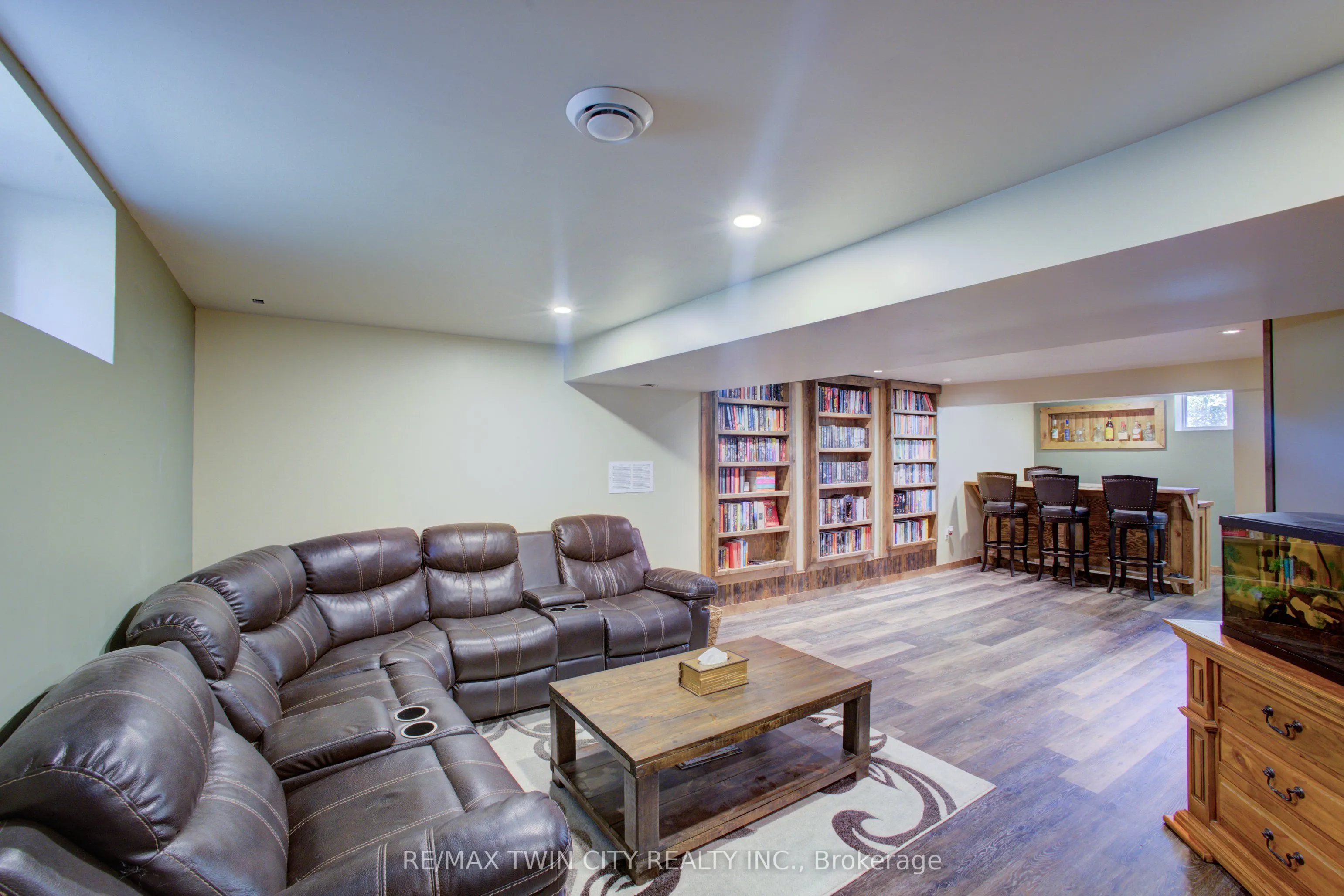 141 Goderich Street W