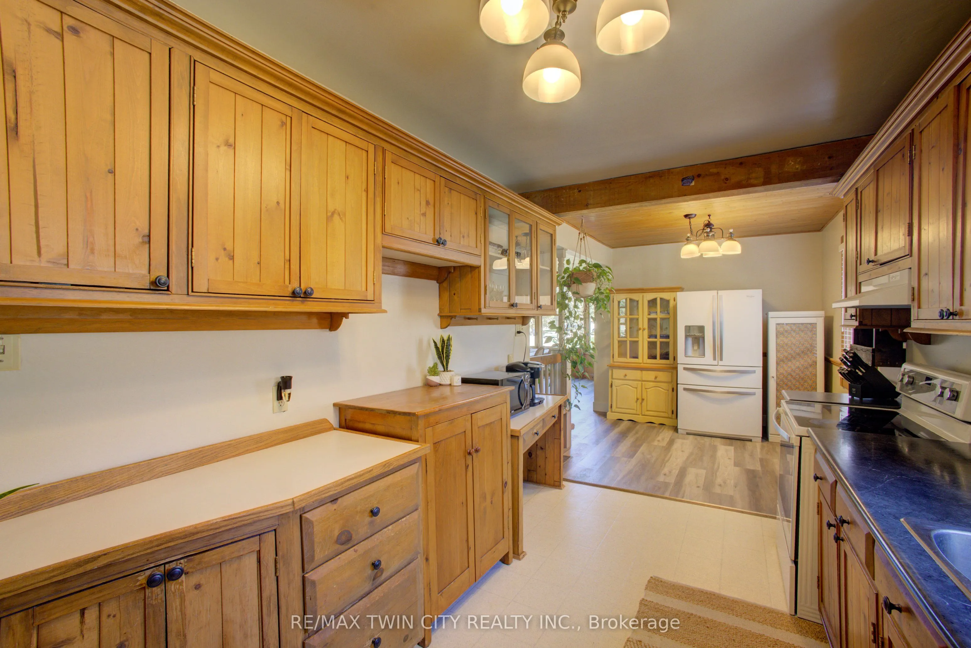 141 Goderich Street W