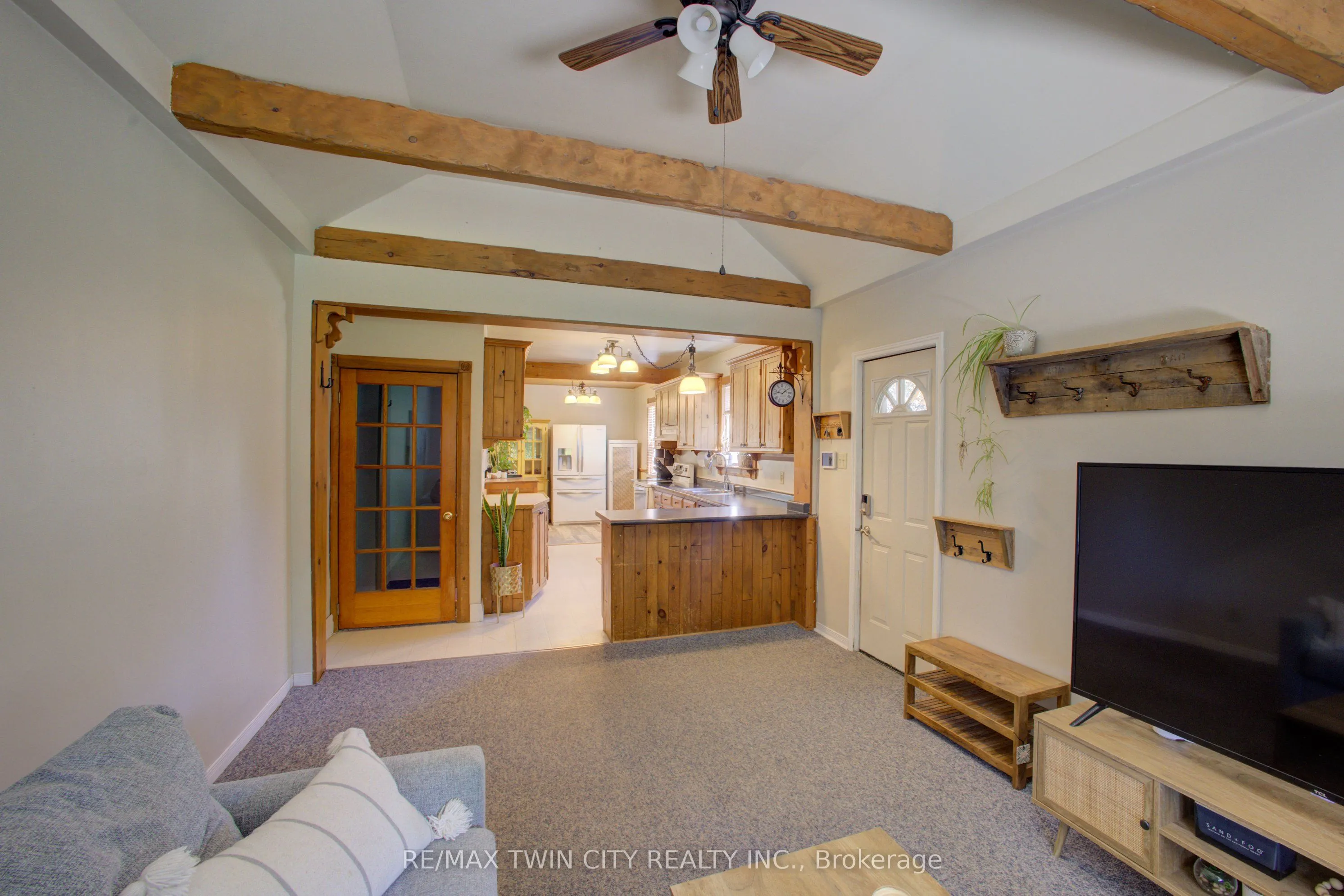 141 Goderich Street W