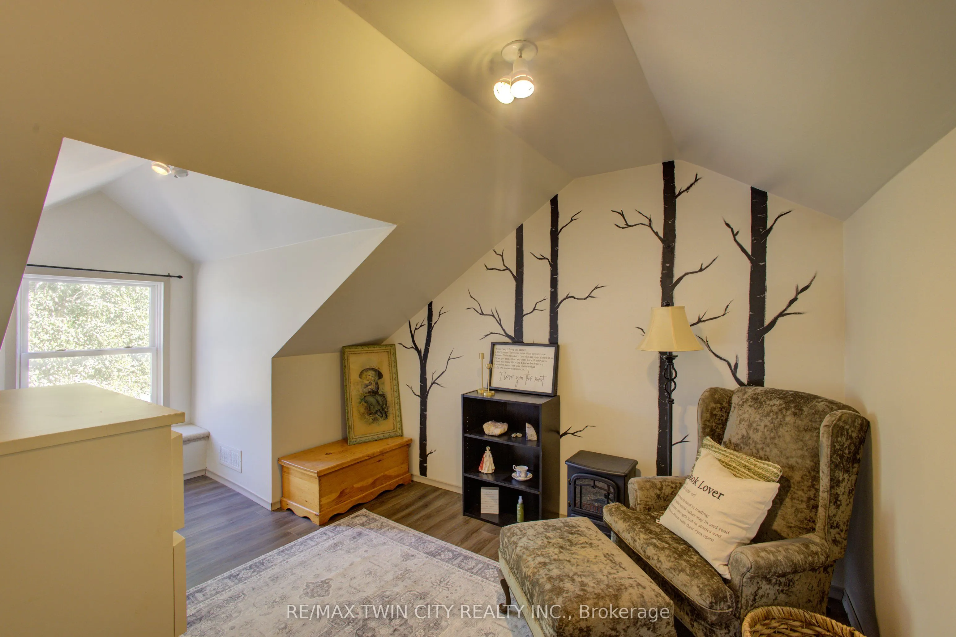 141 Goderich Street W