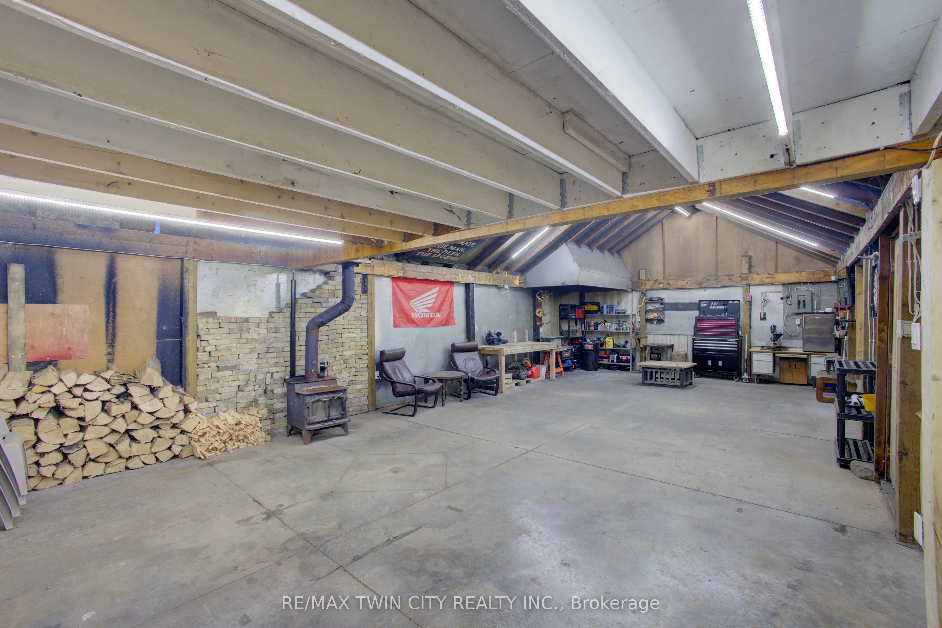 141 Goderich Street W