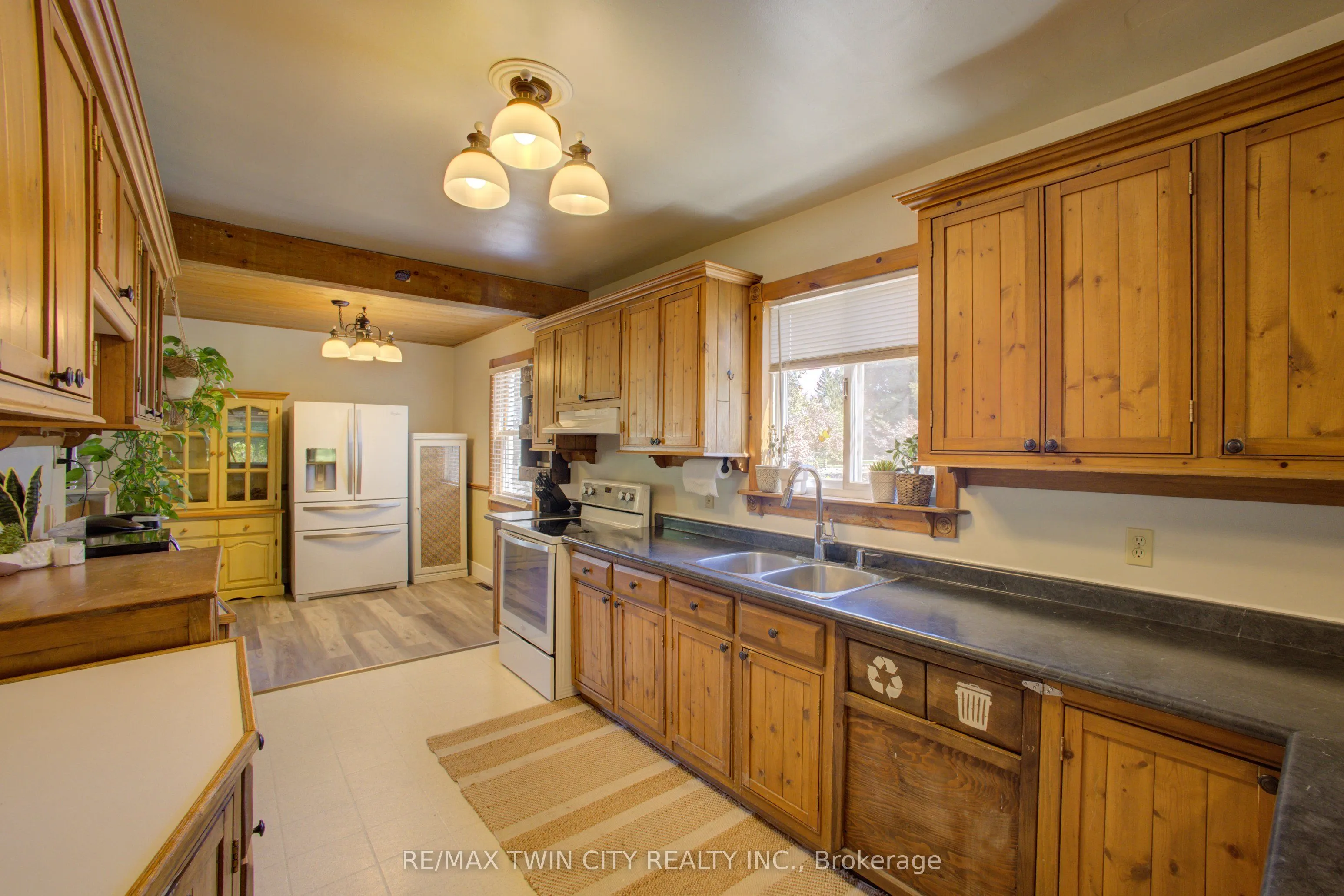141 Goderich Street W