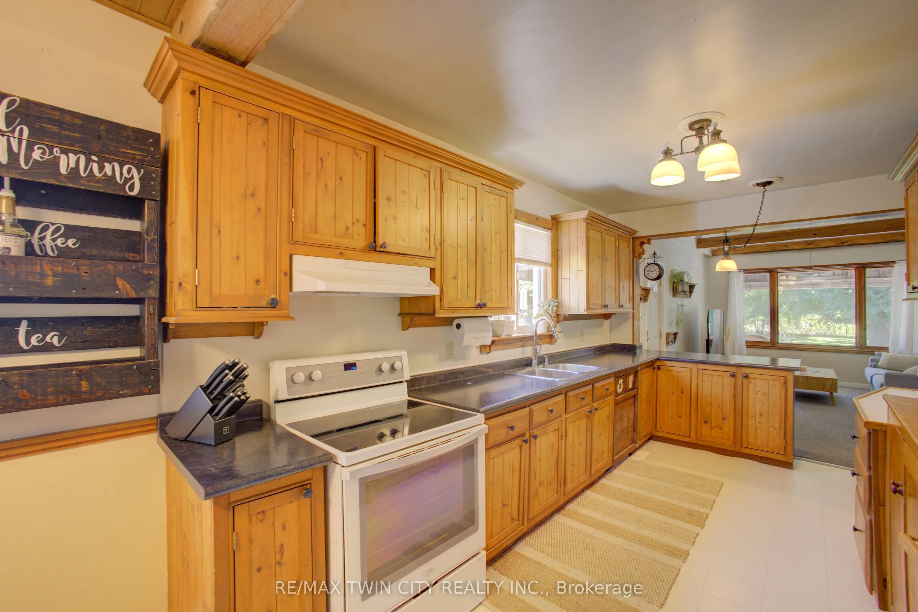 141 Goderich Street W