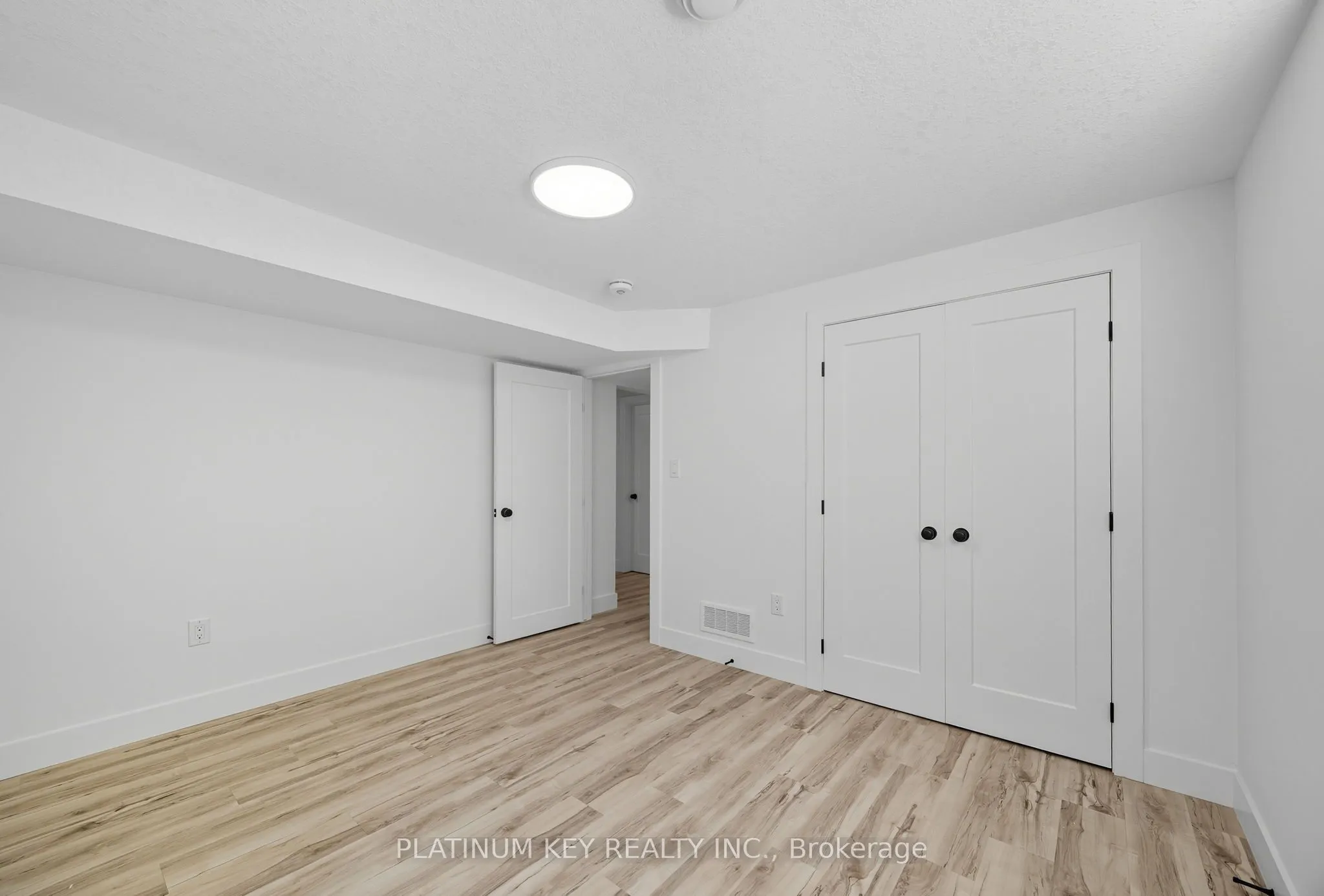 32 BRISCOE Crescent