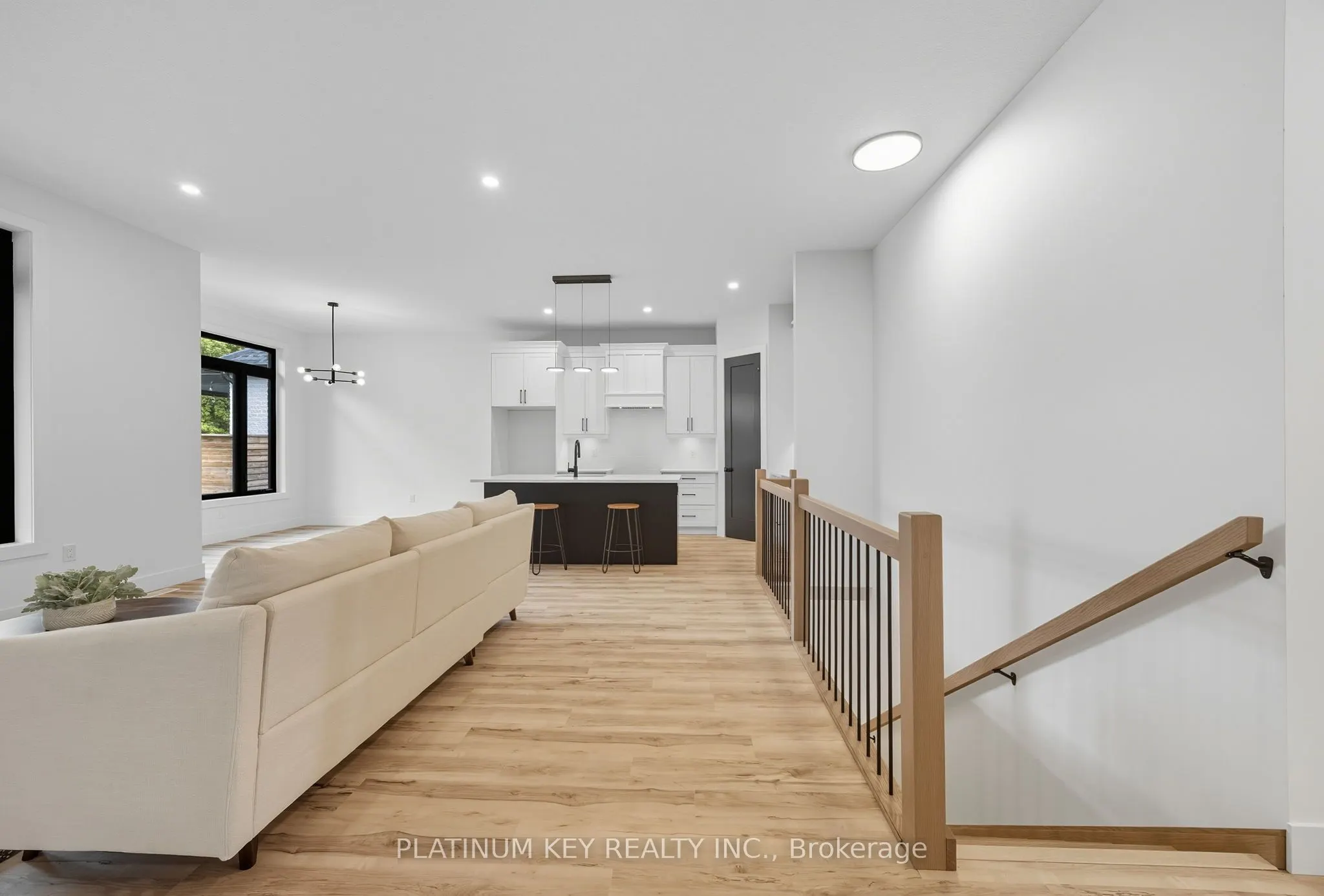 32 BRISCOE Crescent