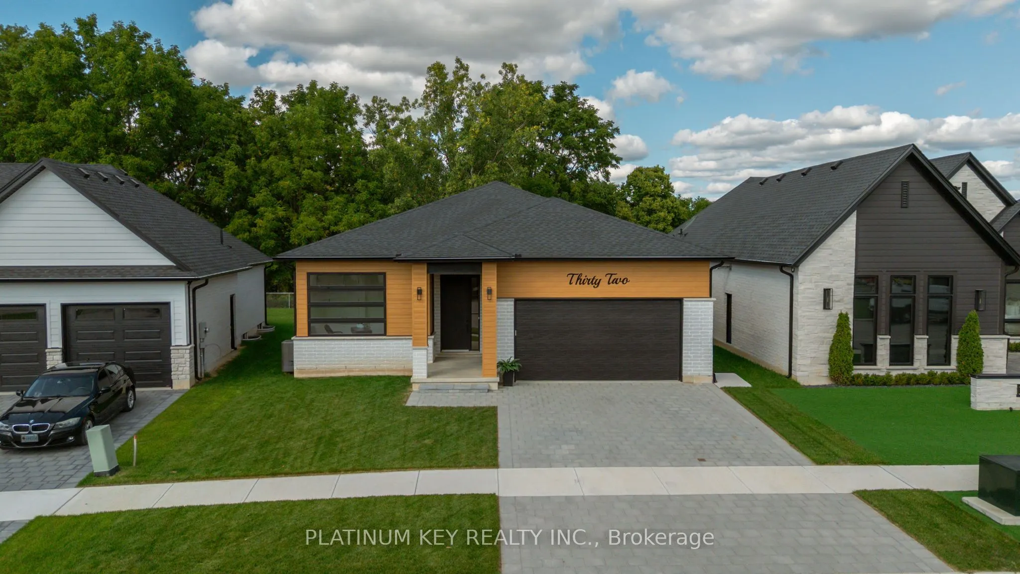32 BRISCOE Crescent