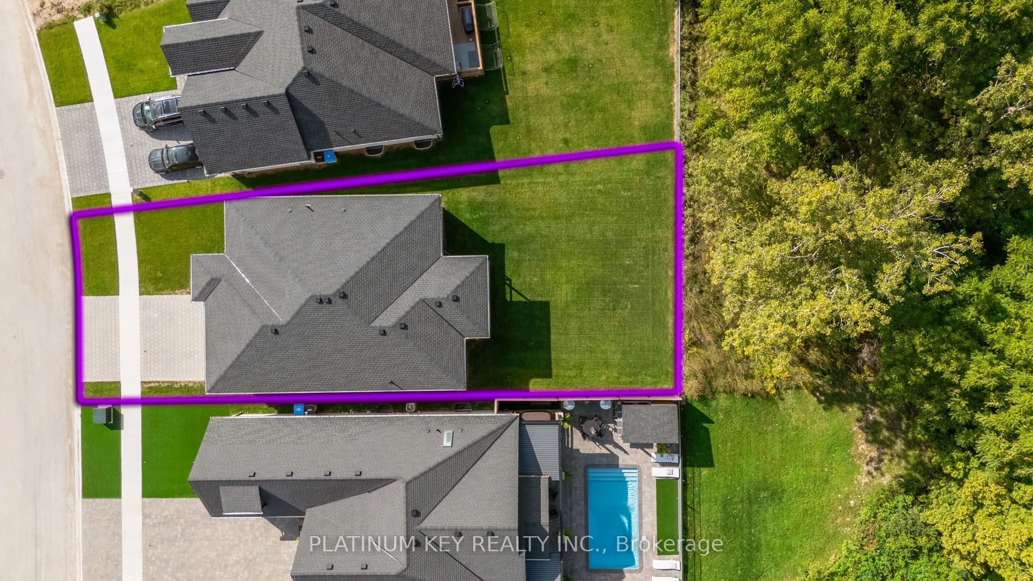 32 BRISCOE Crescent