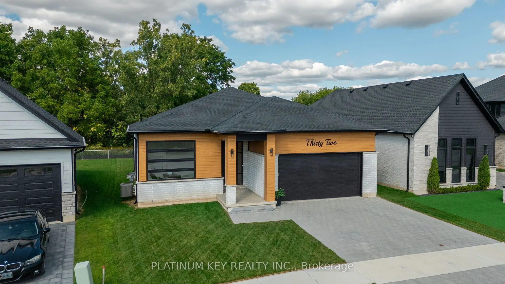 32 BRISCOE Crescent