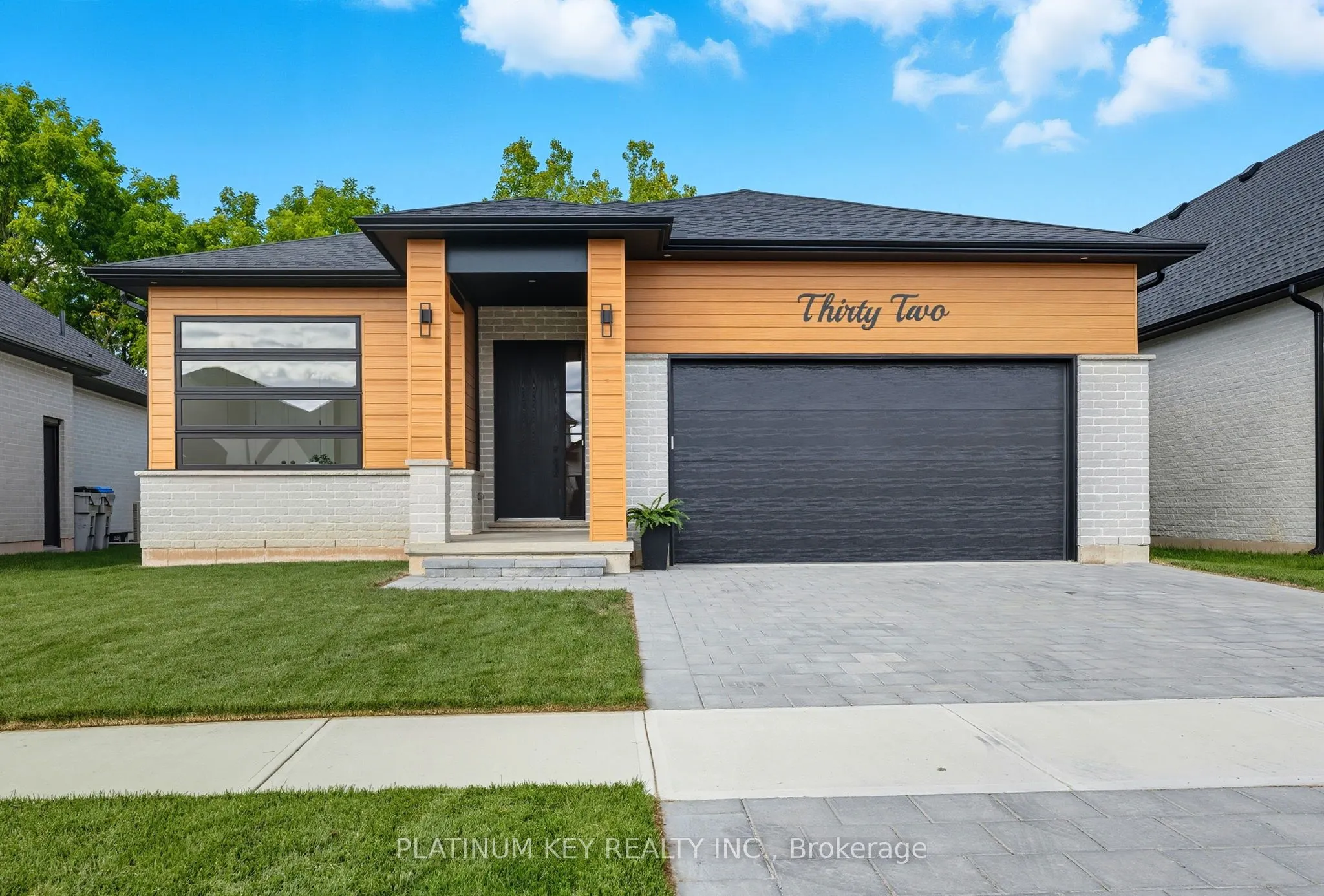 32 BRISCOE Crescent
