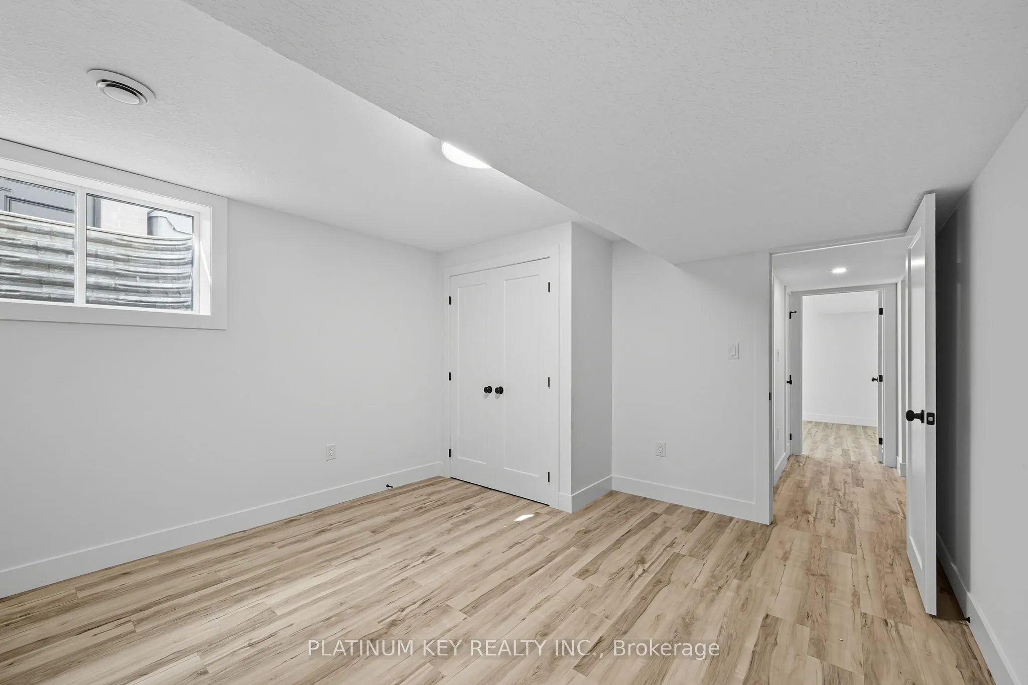 32 BRISCOE Crescent