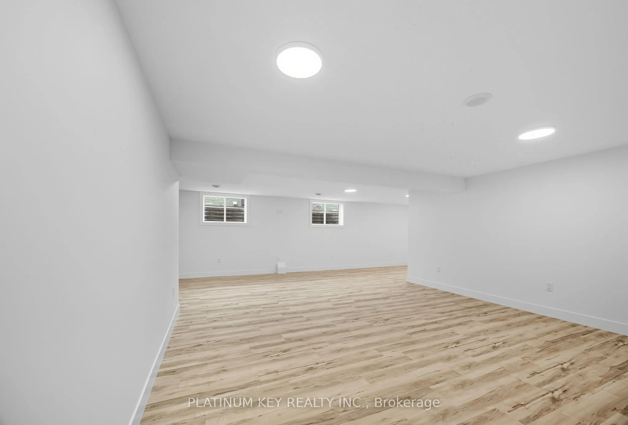 32 BRISCOE Crescent