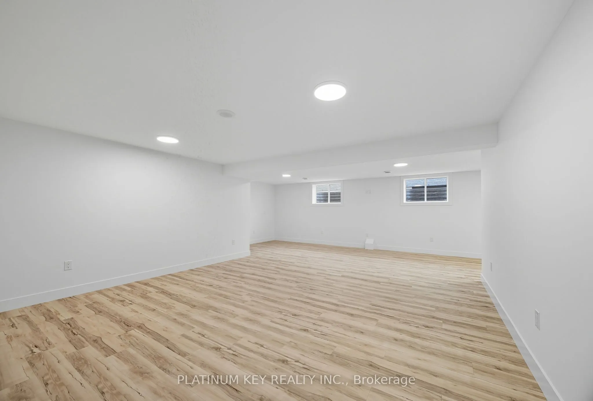 32 BRISCOE Crescent