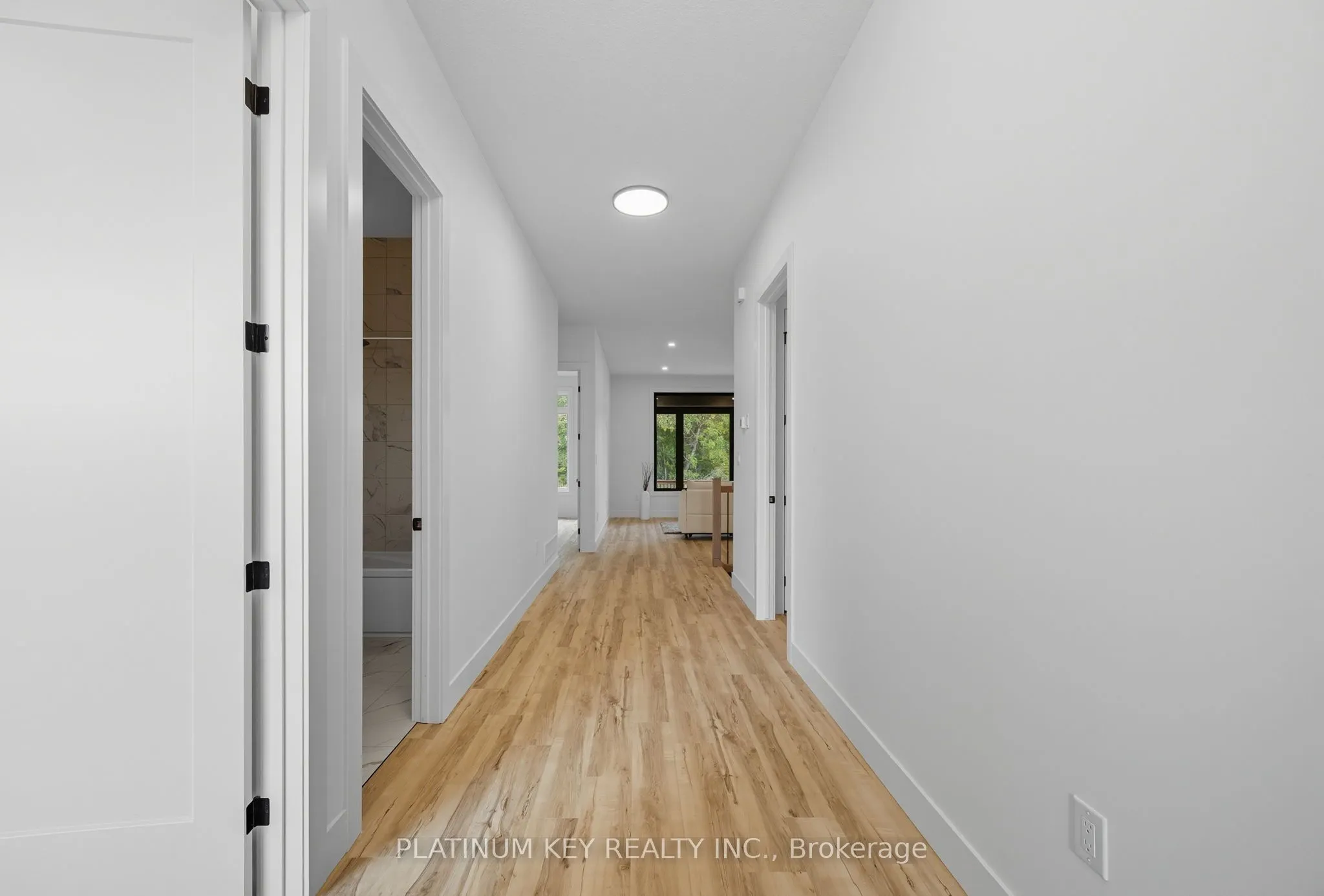 32 BRISCOE Crescent