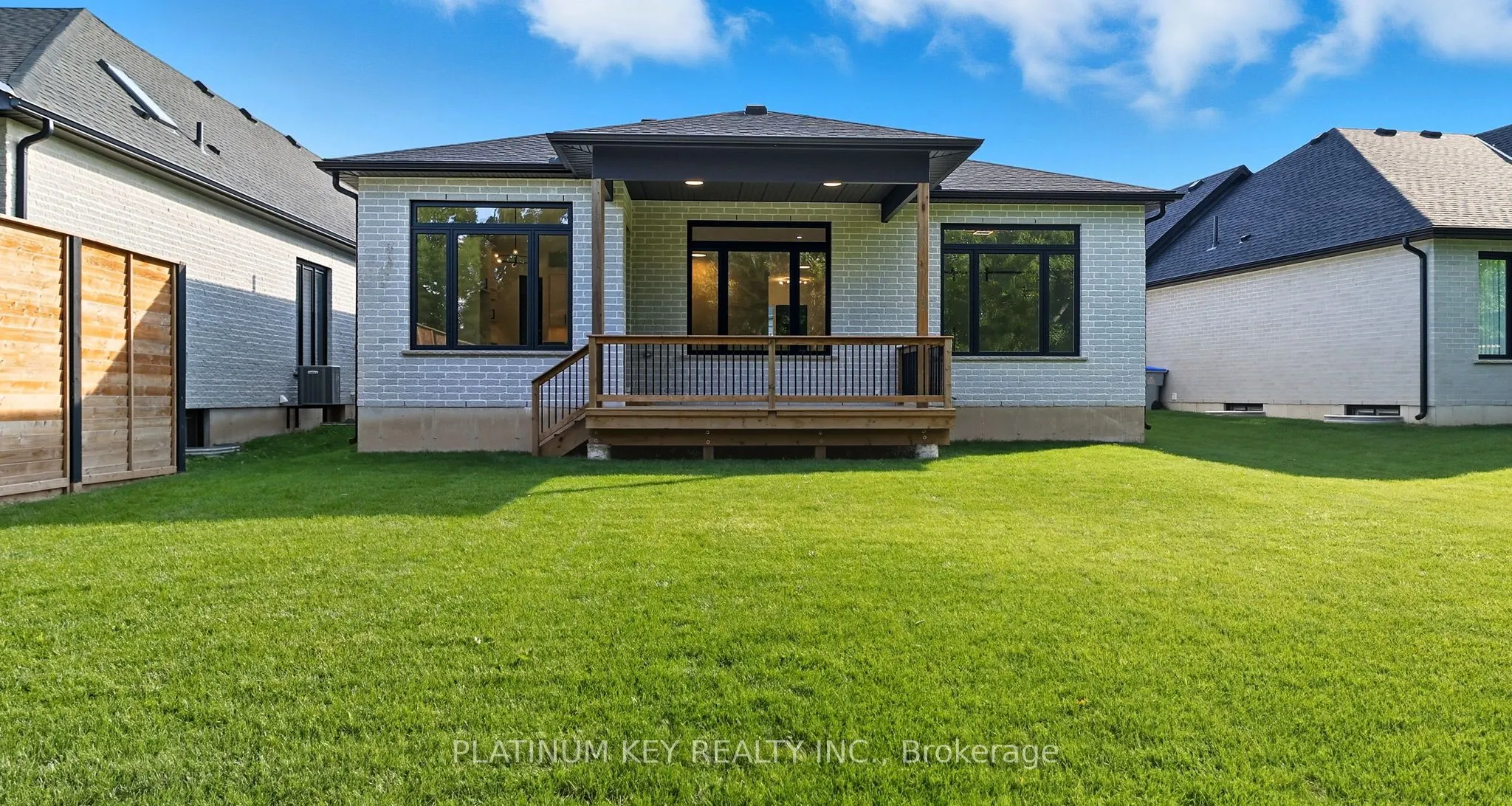 32 BRISCOE Crescent