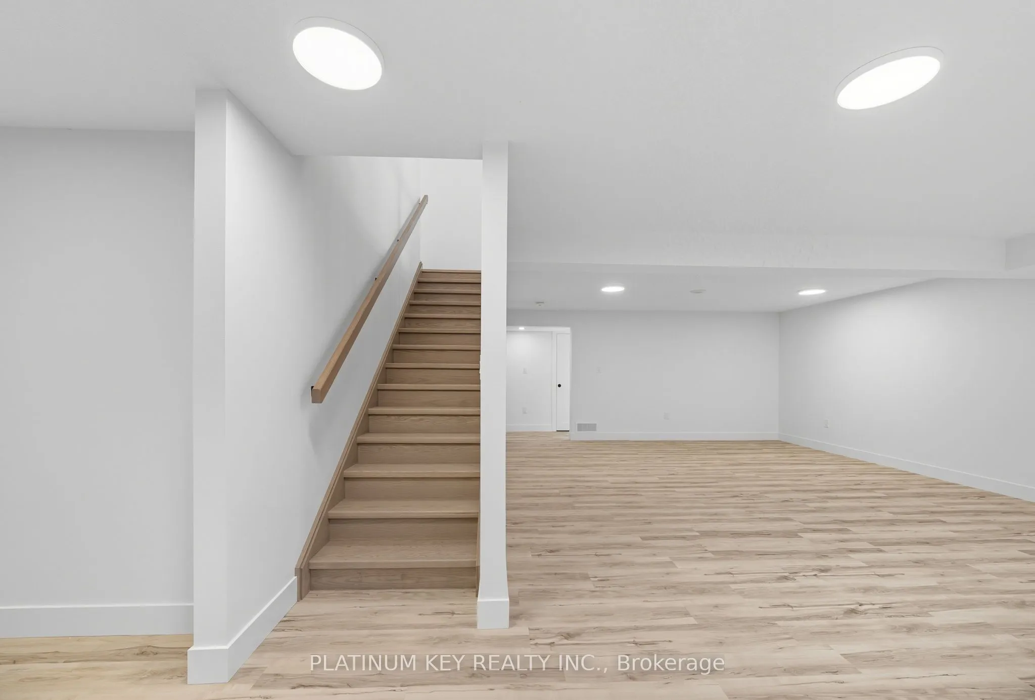 32 BRISCOE Crescent
