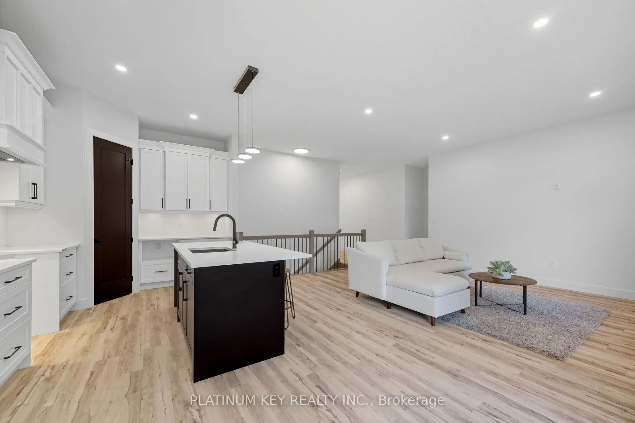 32 BRISCOE Crescent