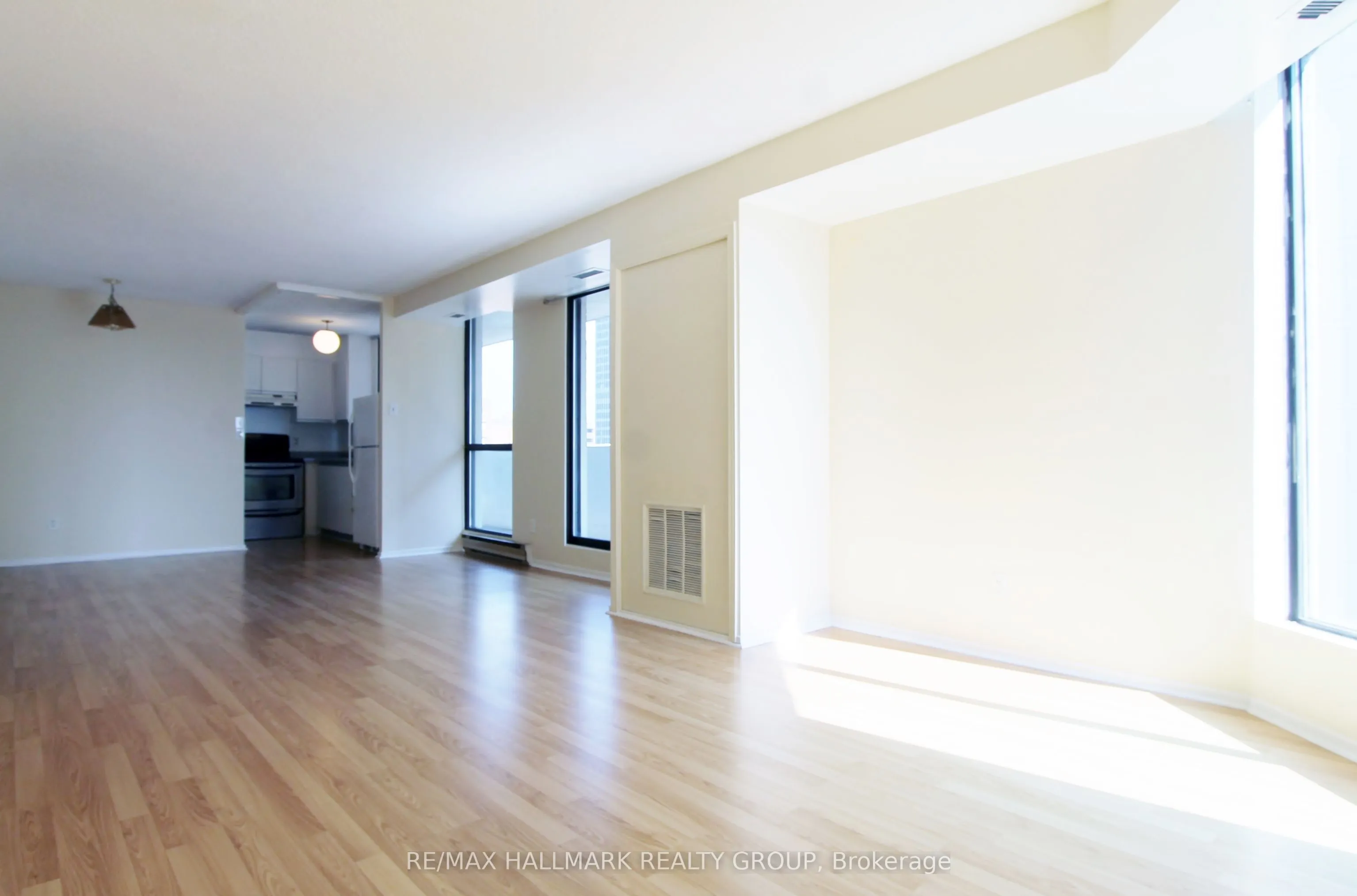 200 Bay Street, #1203