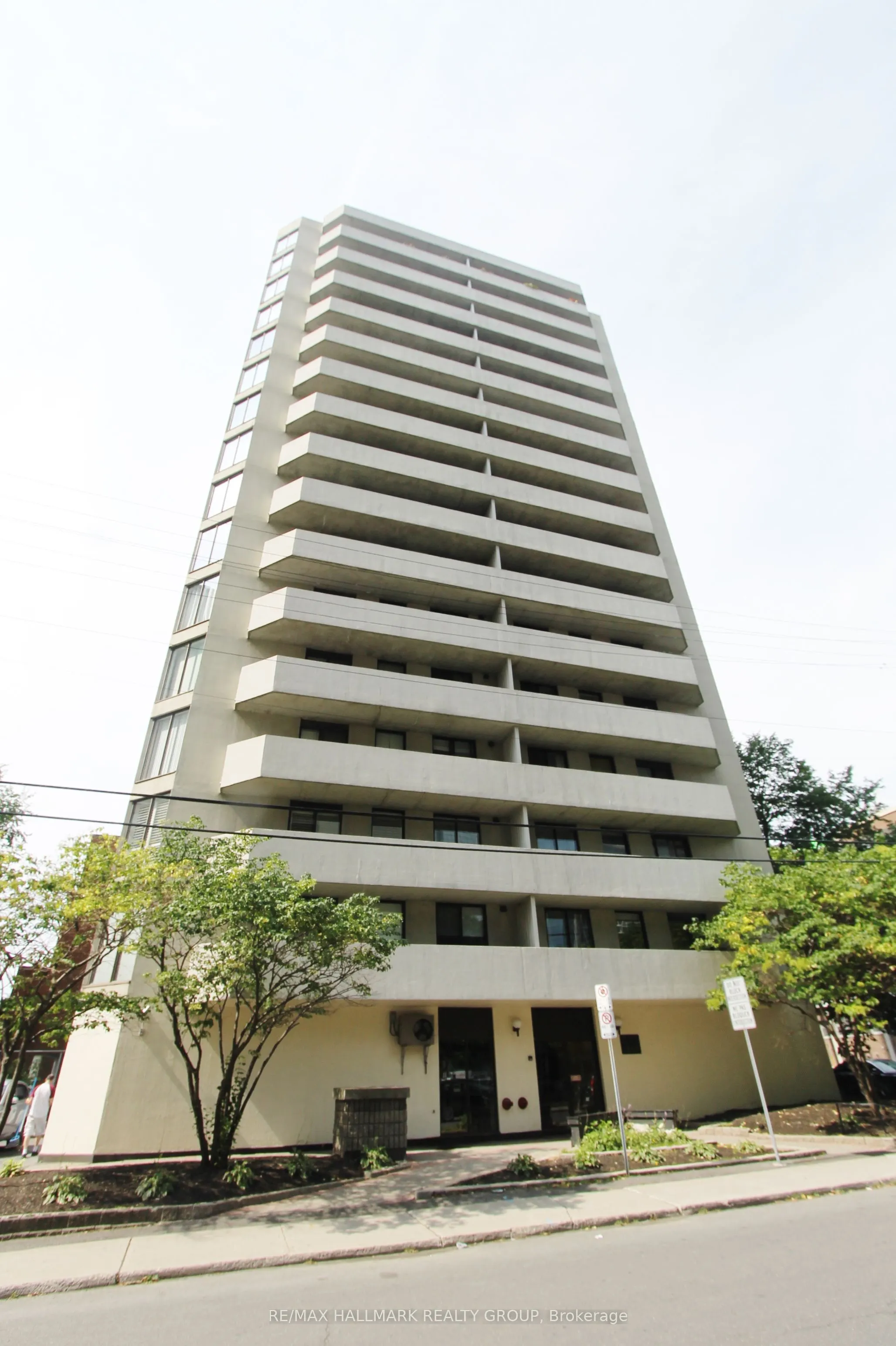 200 Bay Street, #1203
