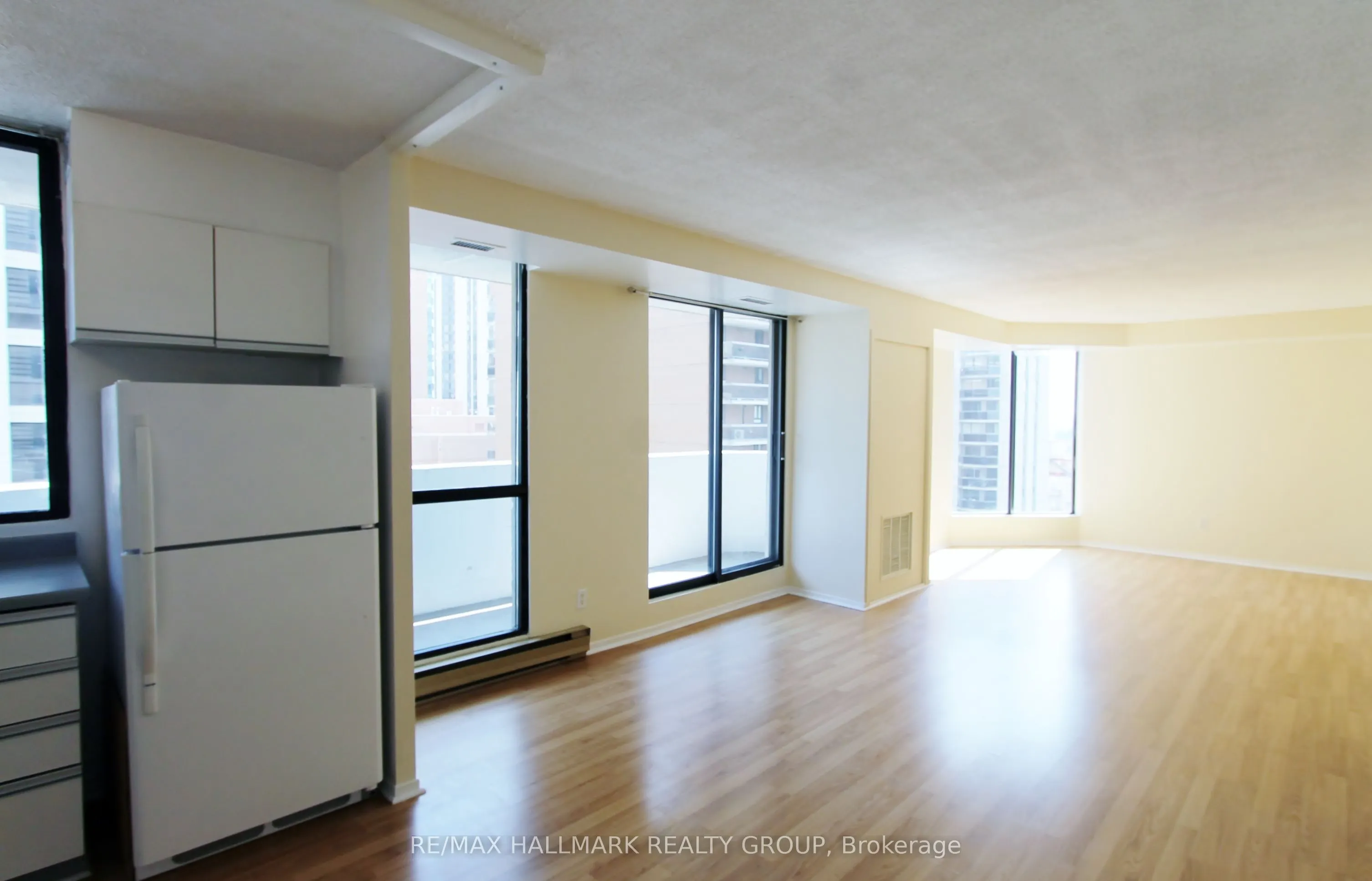 200 Bay Street, #1203