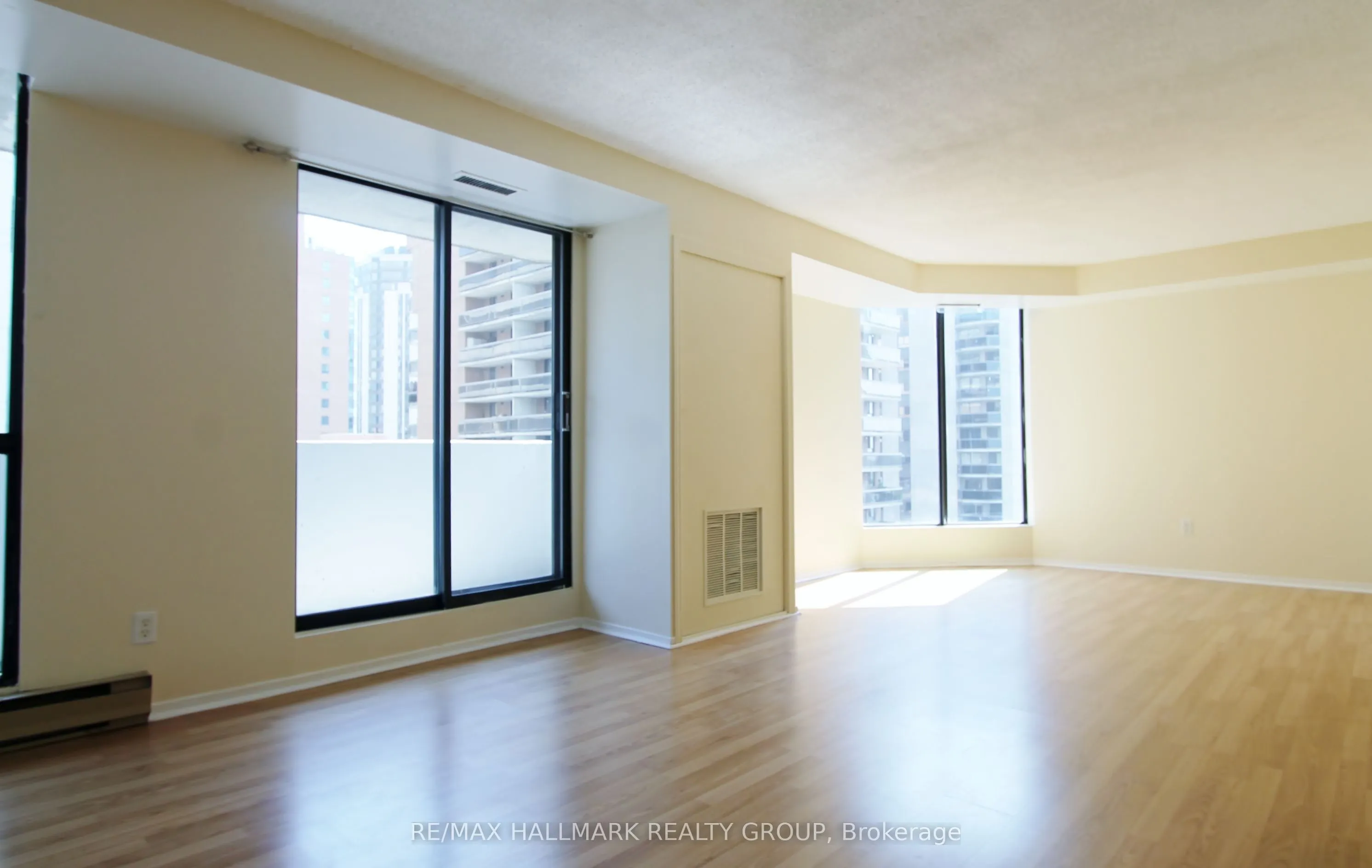 200 Bay Street, #1203
