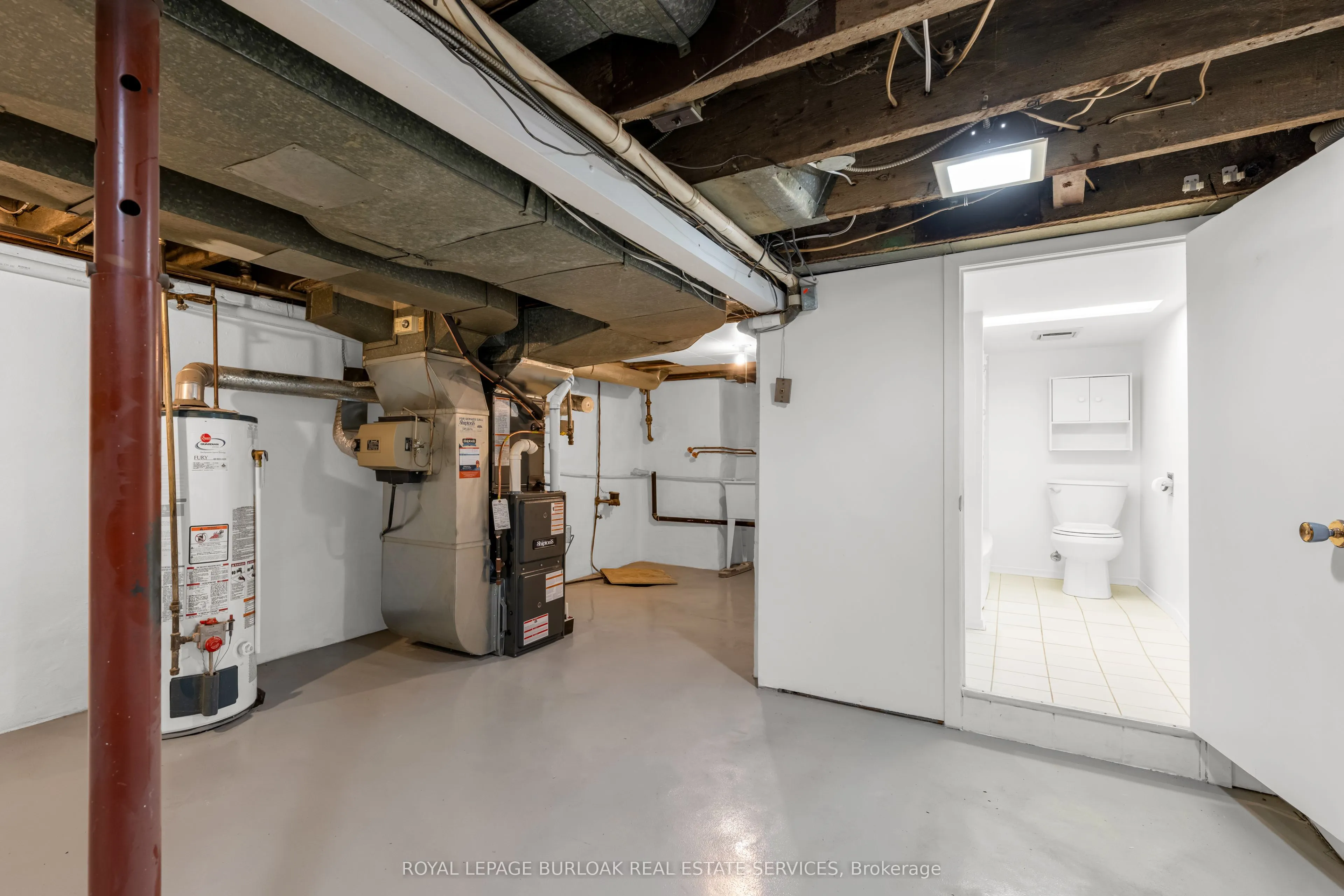 16 Murray Street E