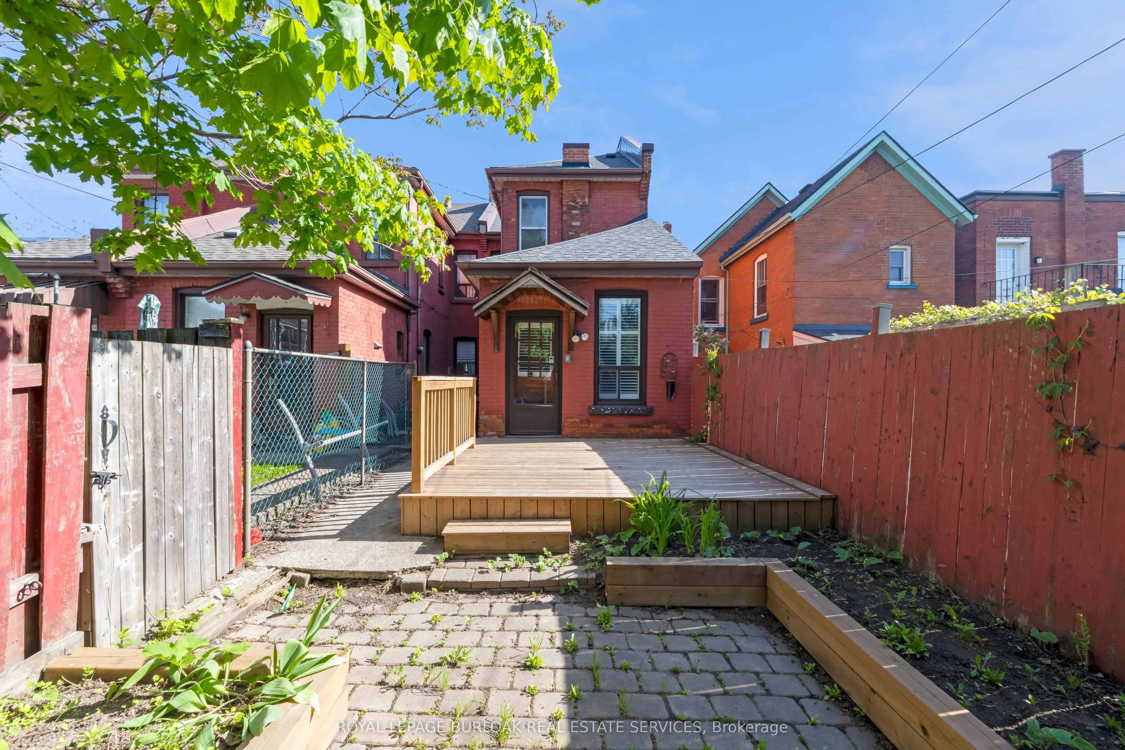 16 Murray Street E