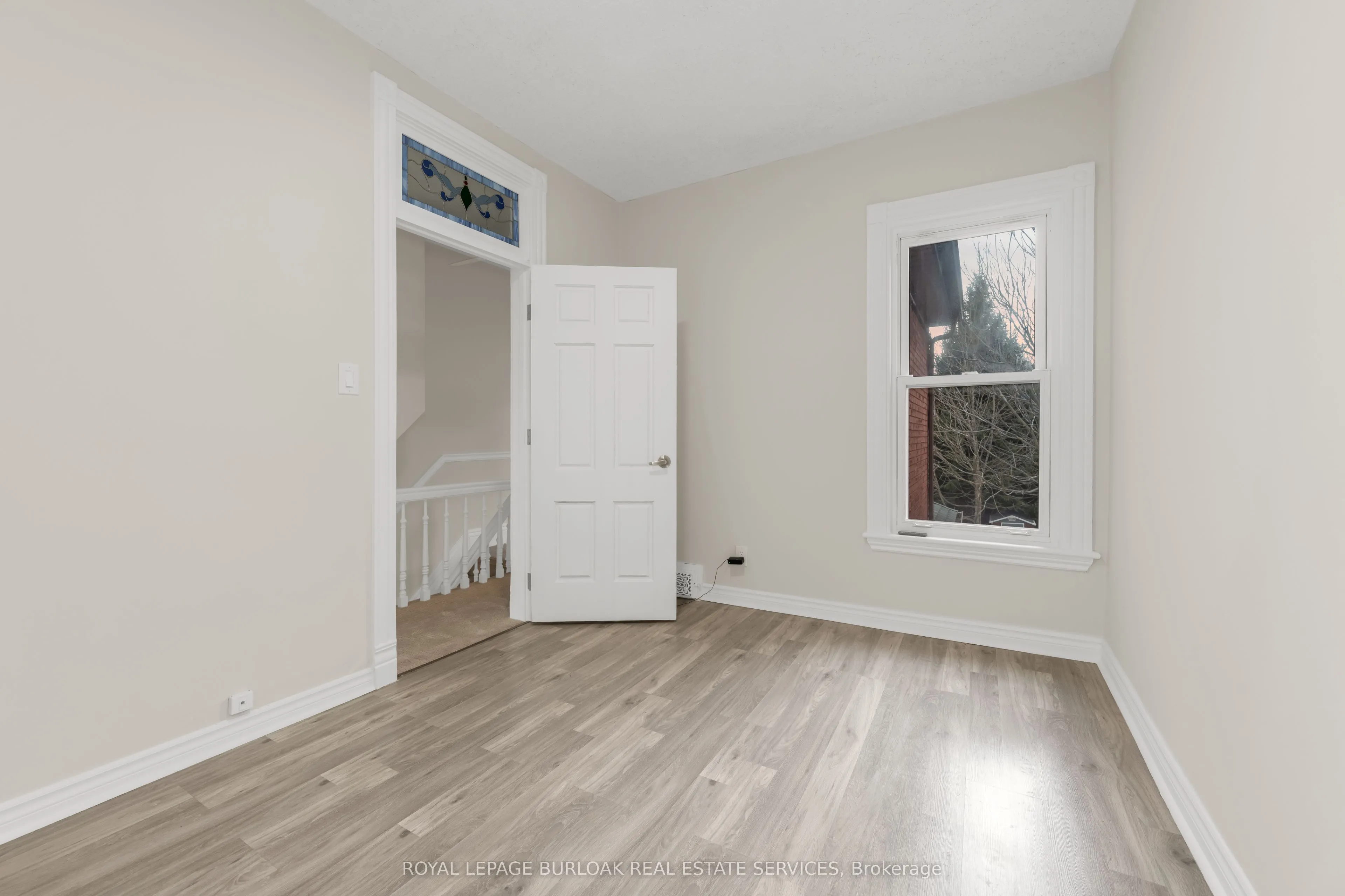 16 Murray Street E