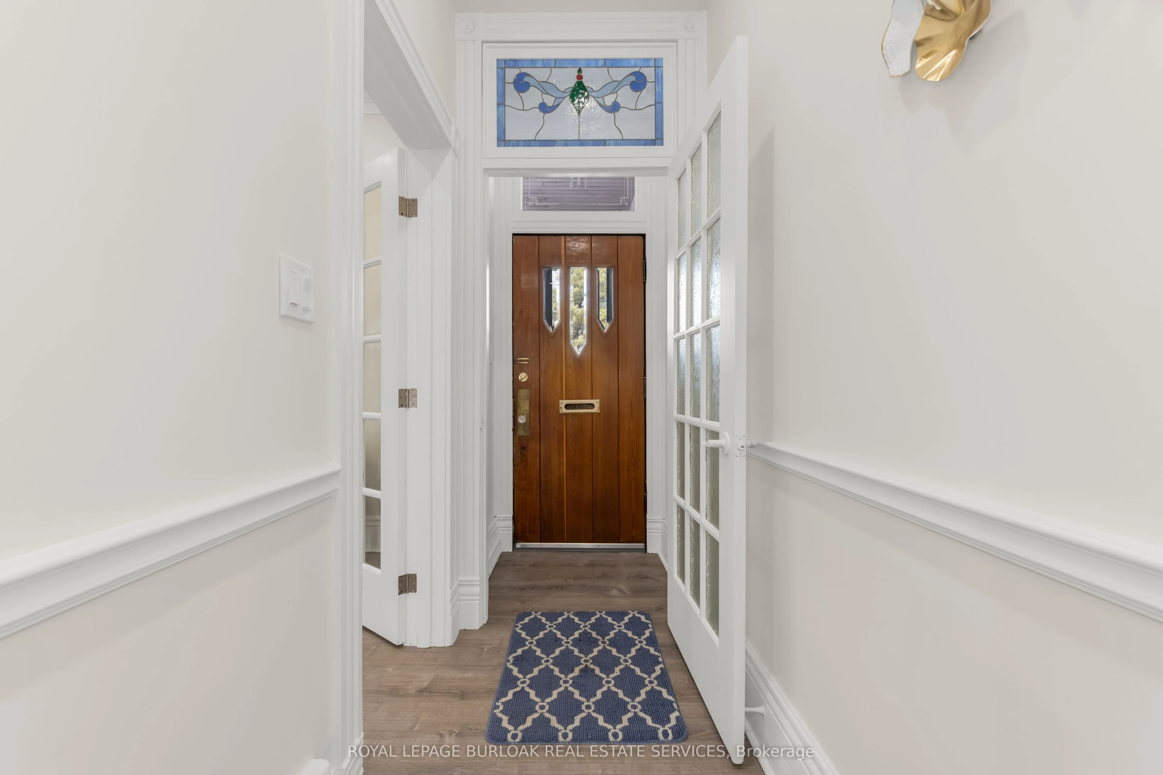 16 Murray Street E