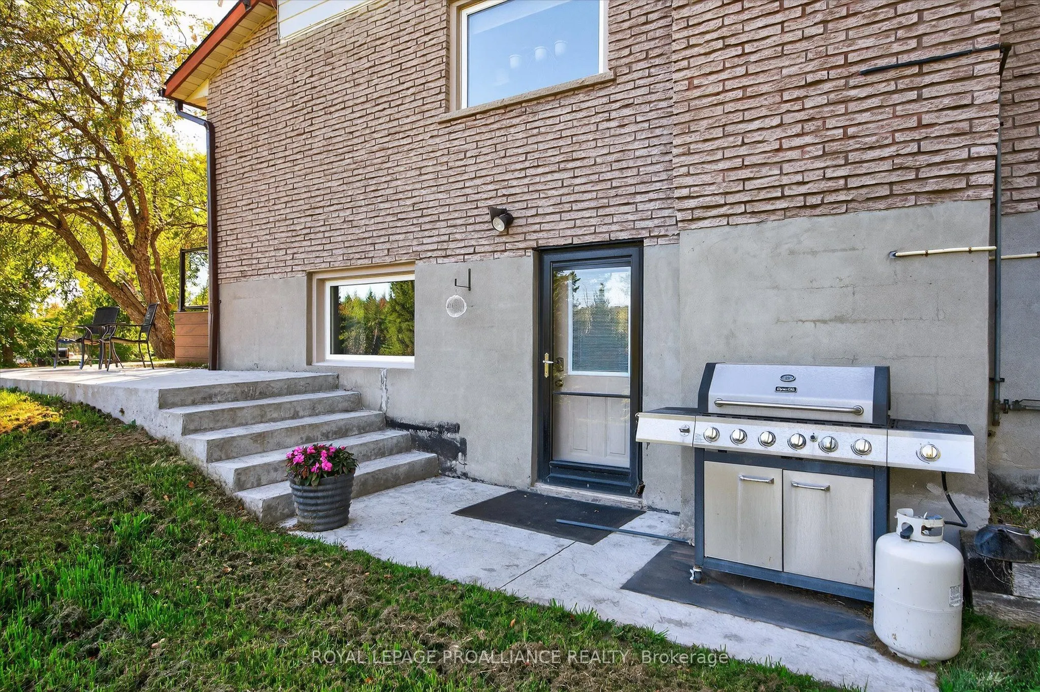 9 Leanne Avenue