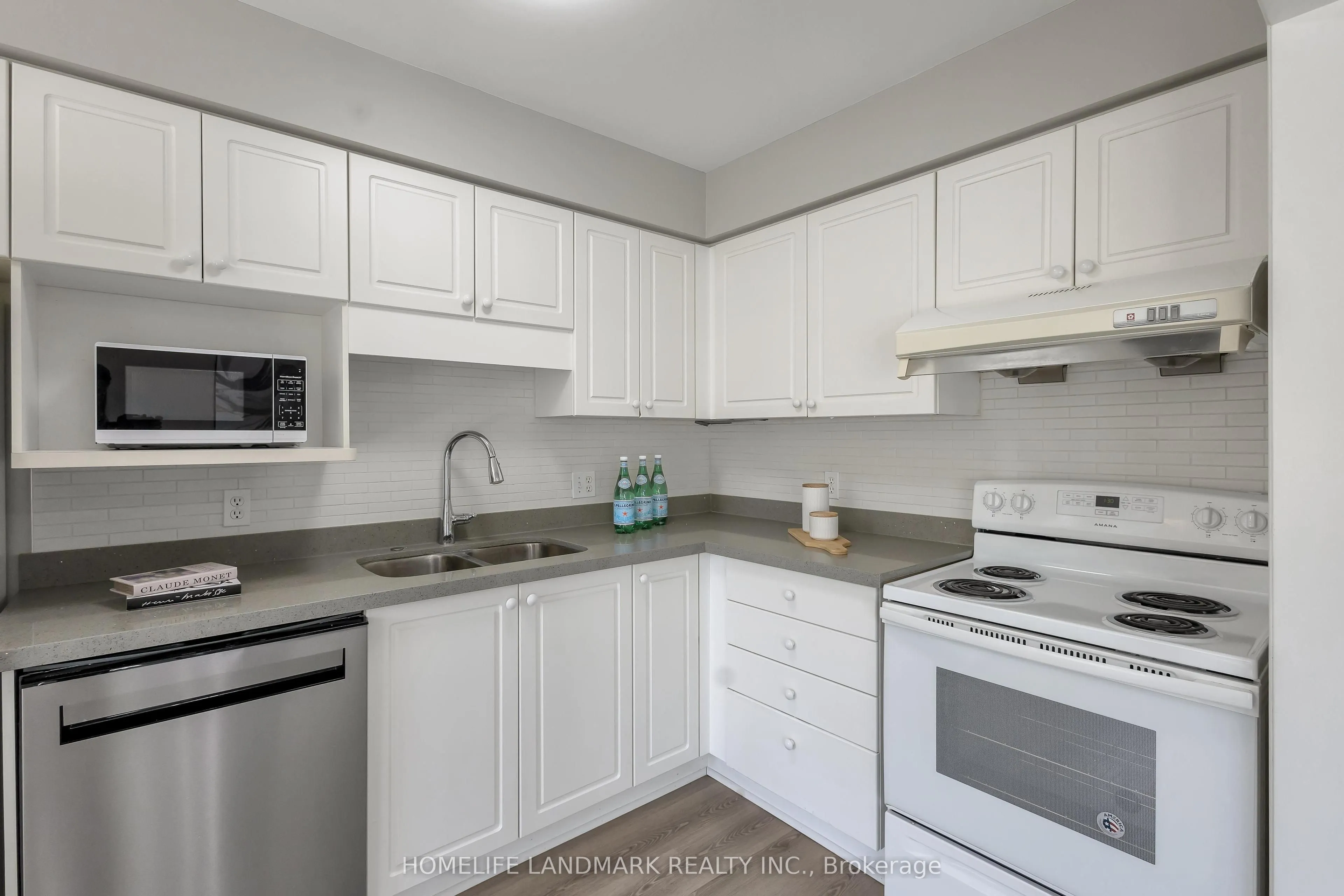 209 Deacon Wood Place